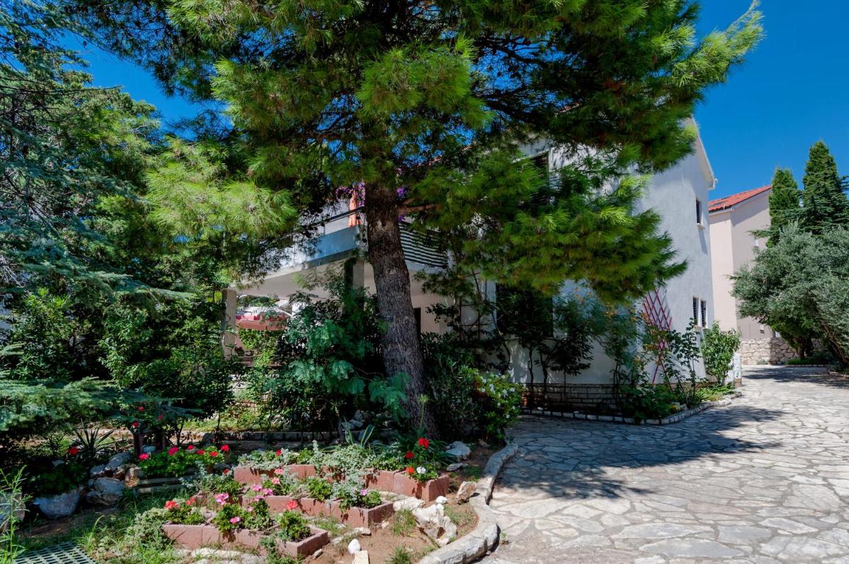 Hotel Apartments Milka - Image 1