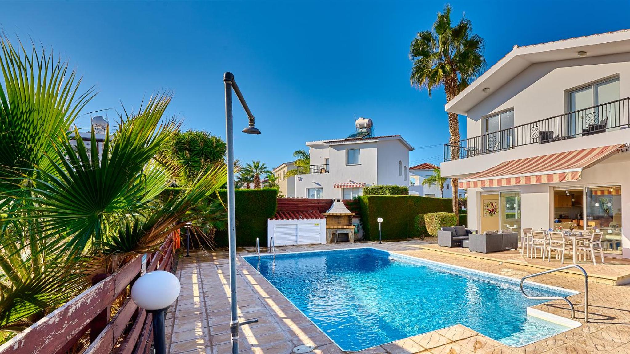 Villa Roker by Ezoria Villas