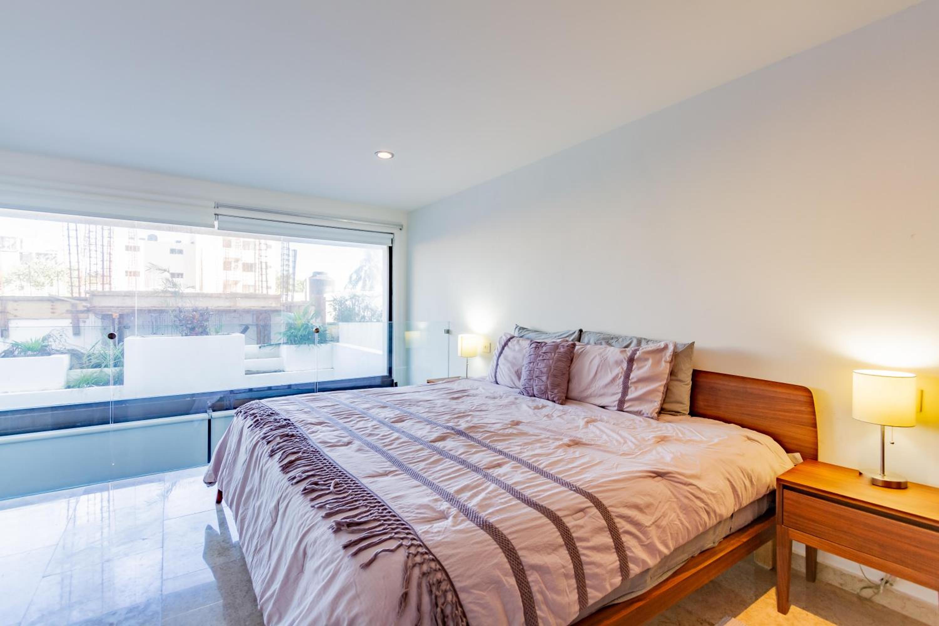 Splash Pool, Rooftop Terrace, Patio, Beach 4 Blks