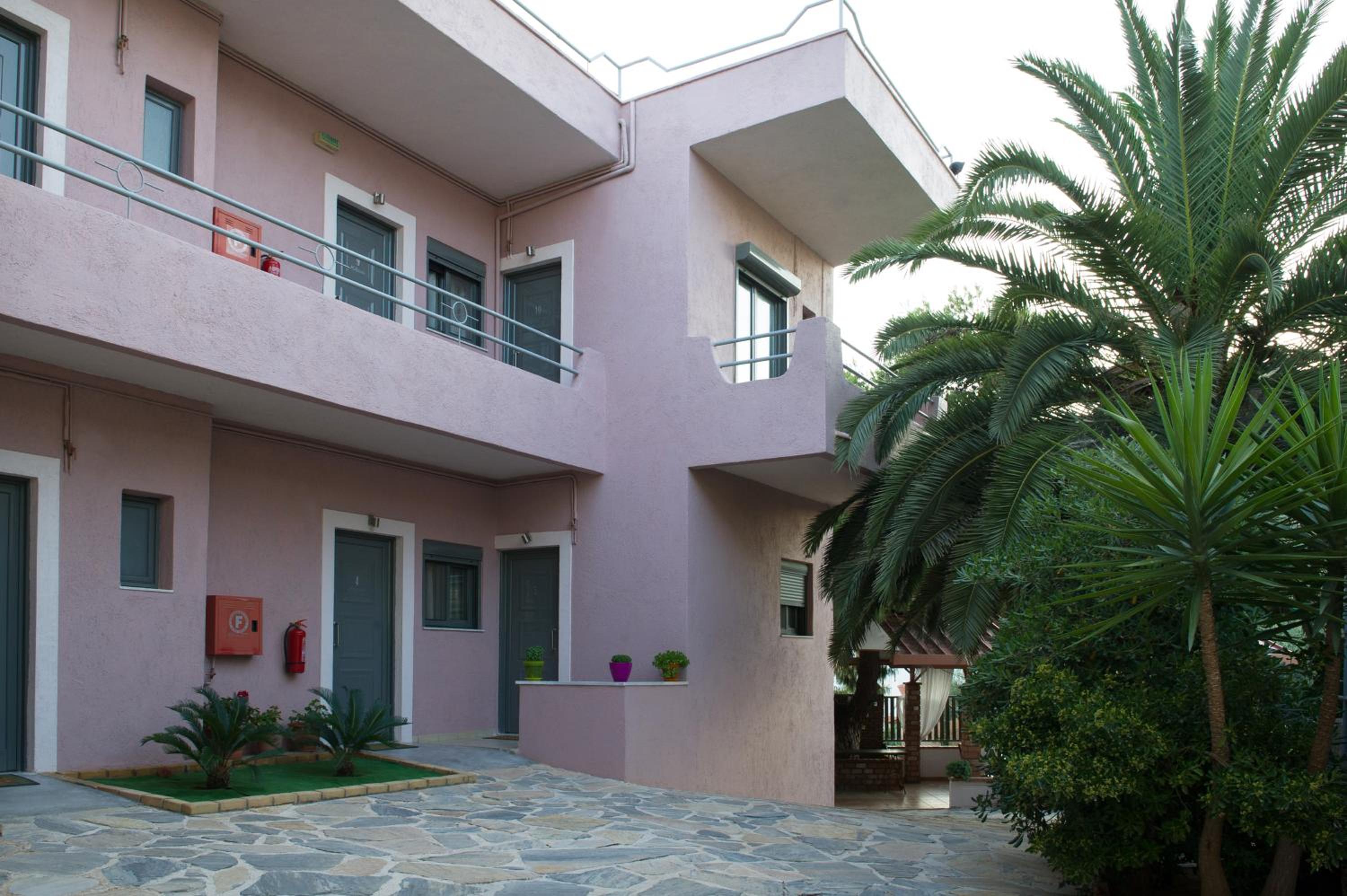 Hotel Mirella Studios - Image 1