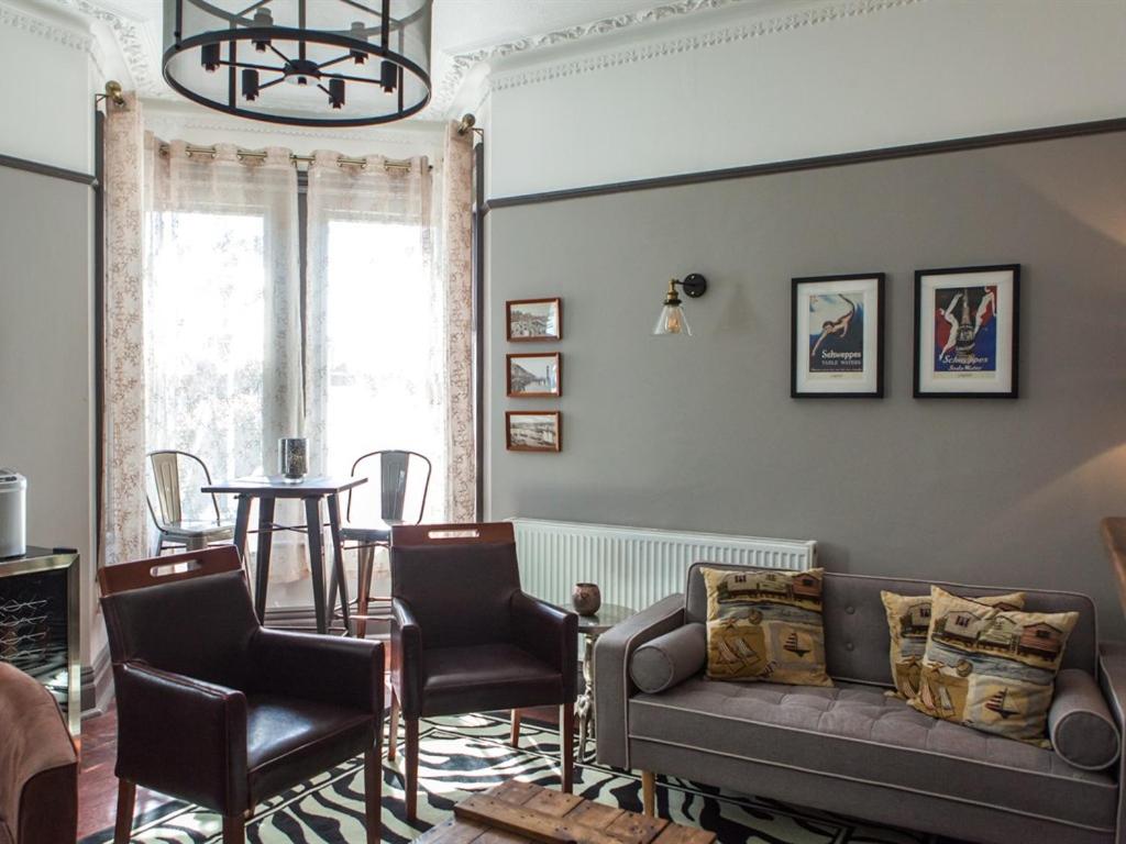 Oaklands Guest House