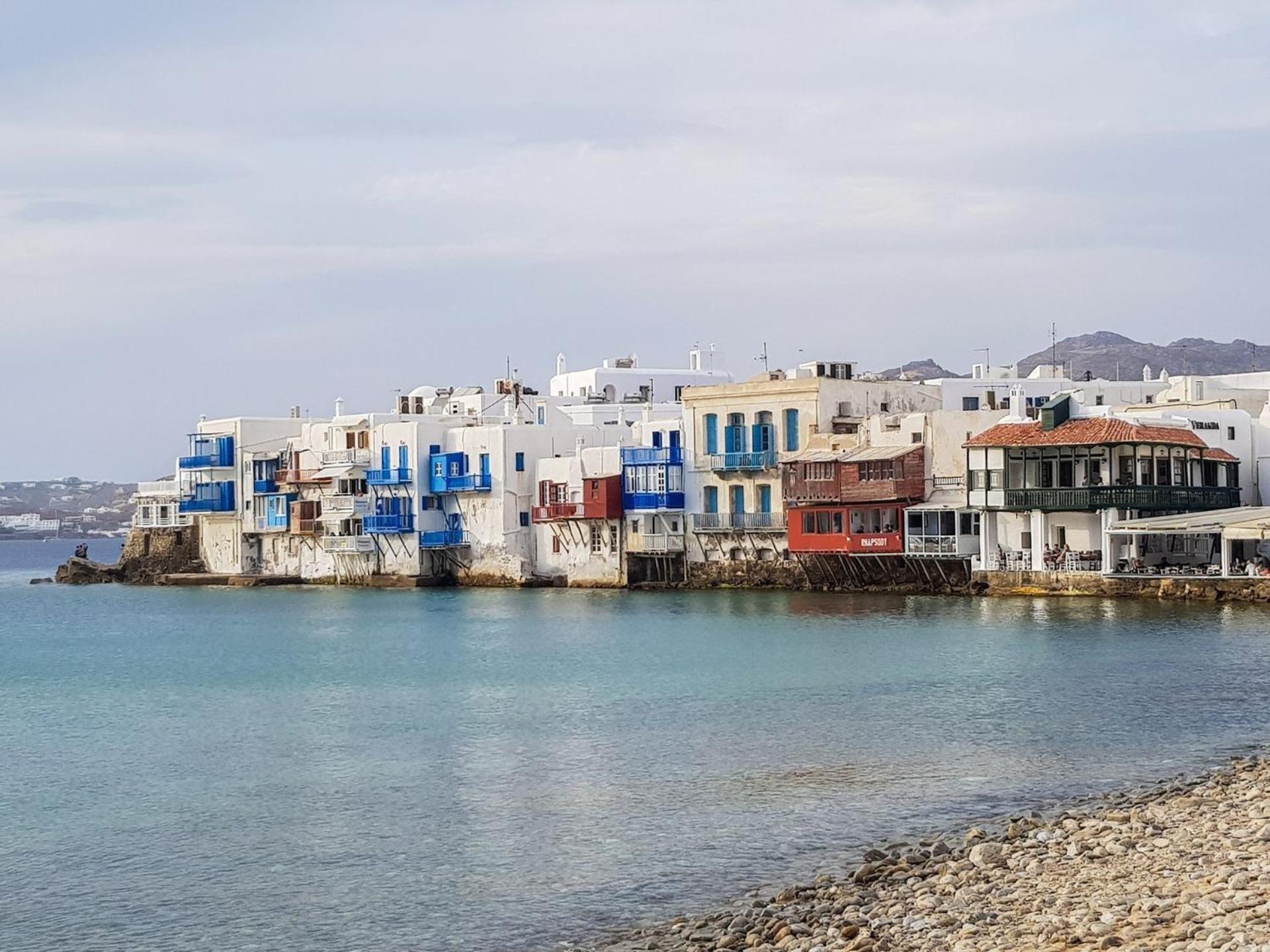 aníko suites Chora