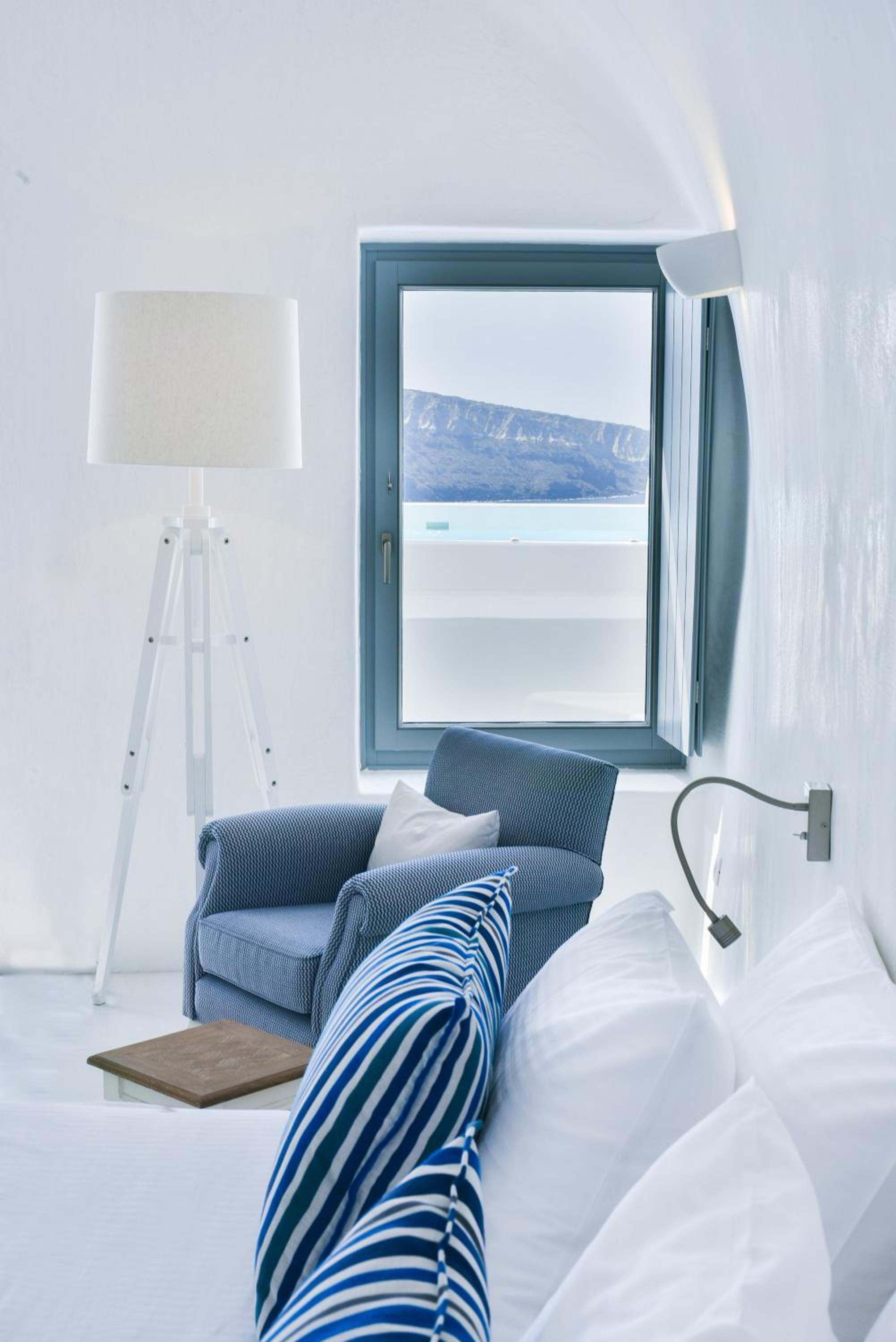 Oia Vacations - Maregio Suites - Property Image 4