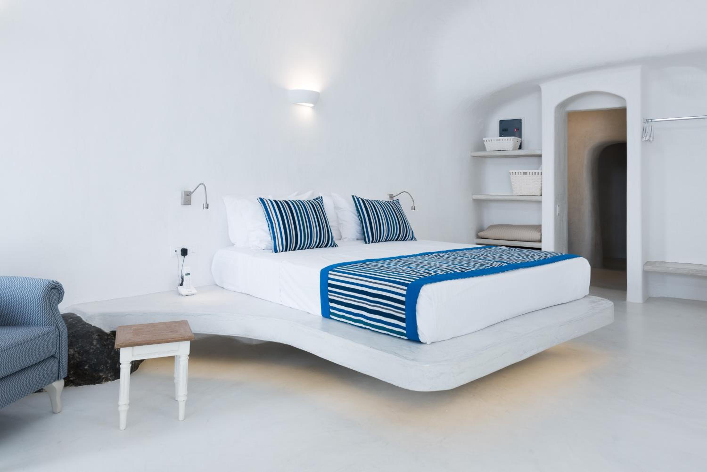Oia Vacations - Maregio Suites - Property Image 3