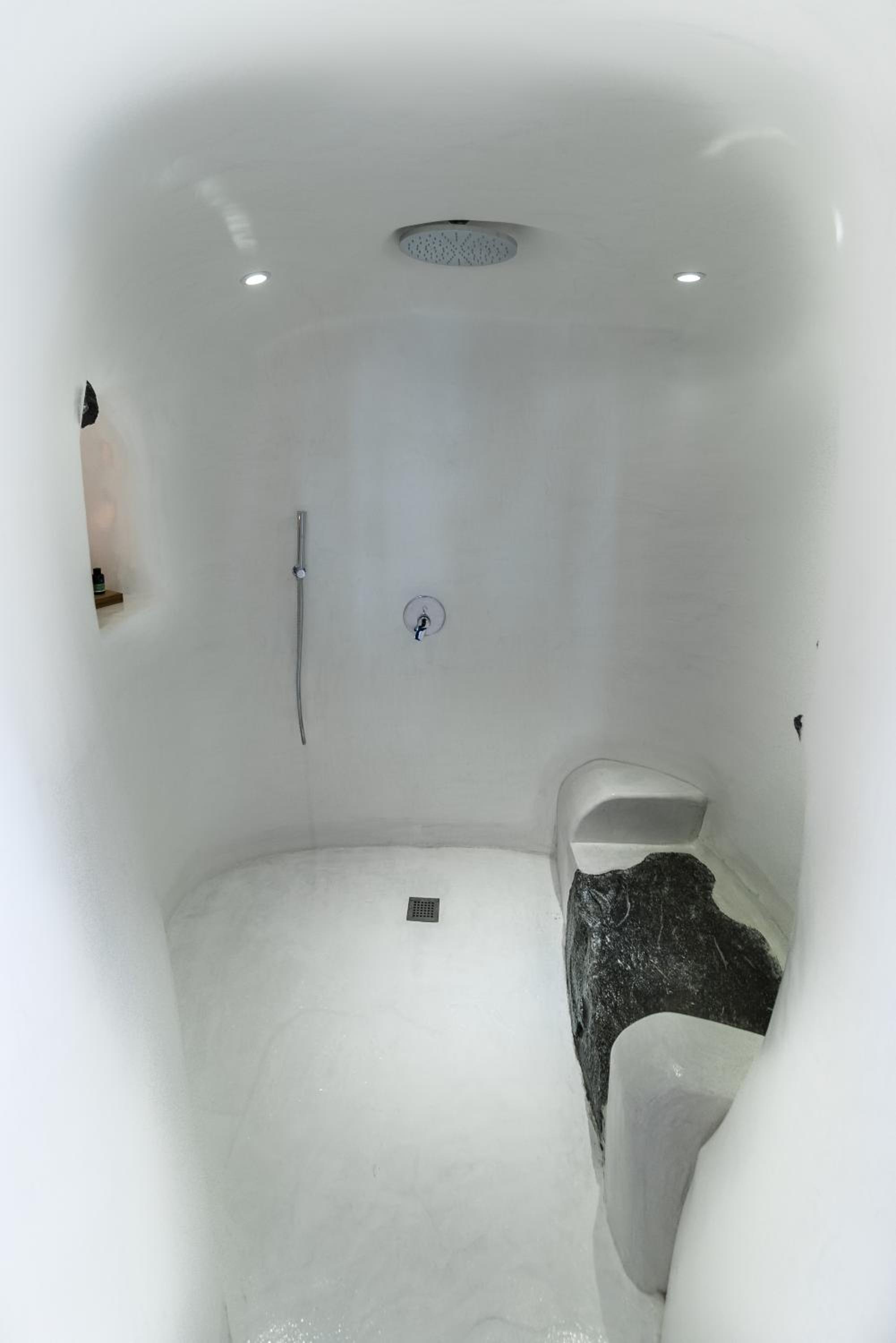 Oia Vacations - Maregio Suites - Property Image 13