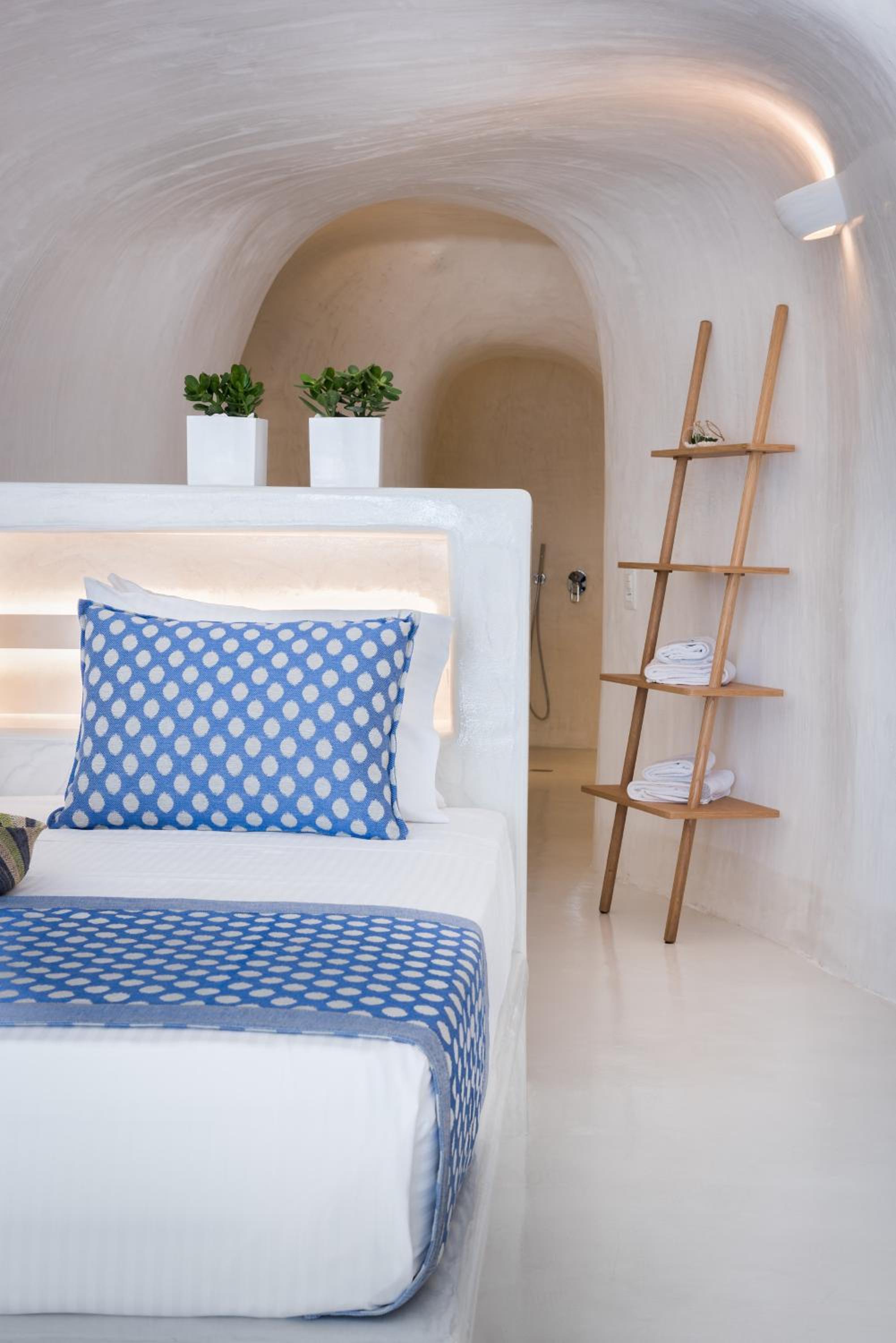 Oia Vacations - Maregio Suites - Property Image 124