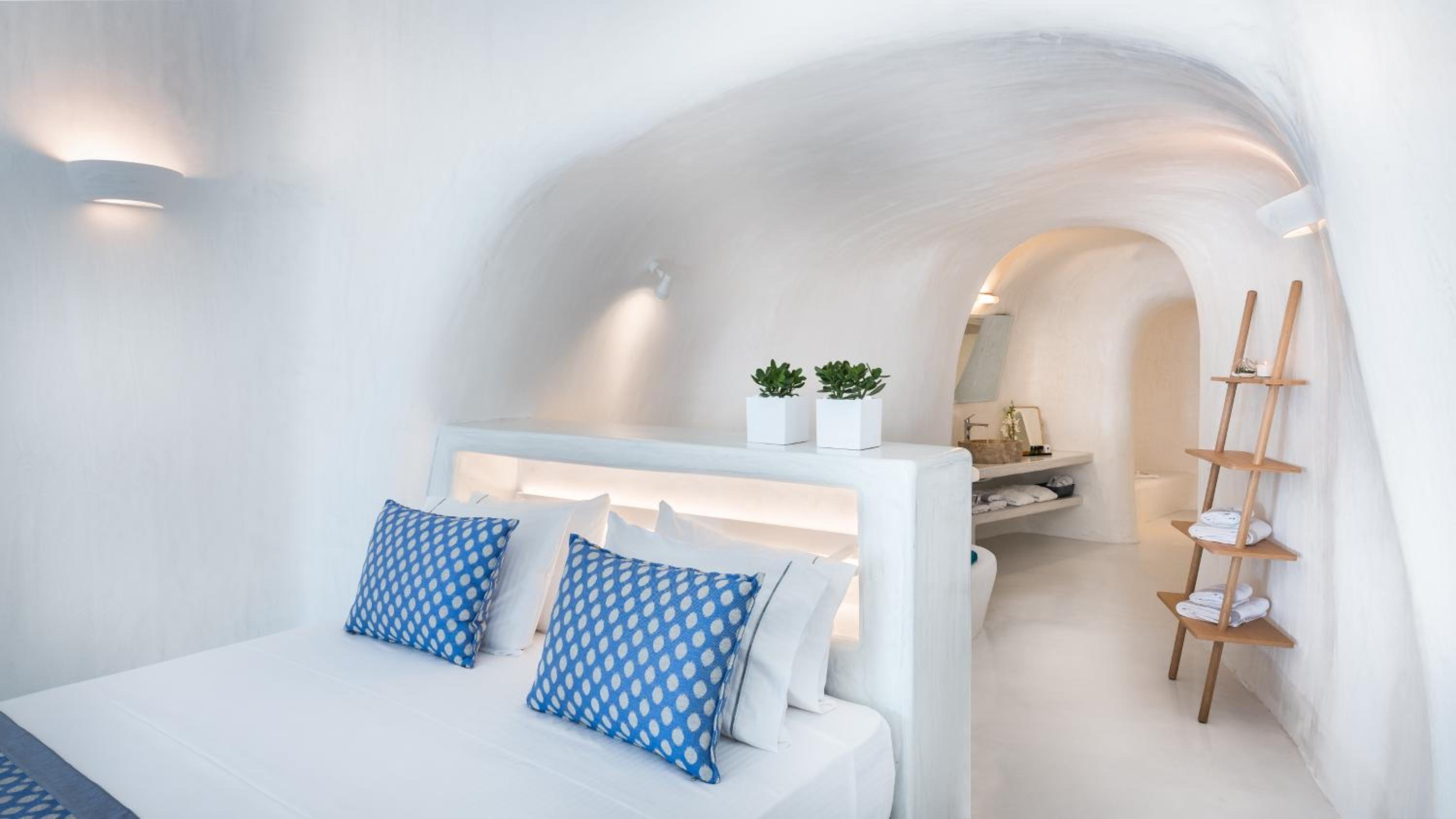 Oia Vacations - Maregio Suites - Property Image 112