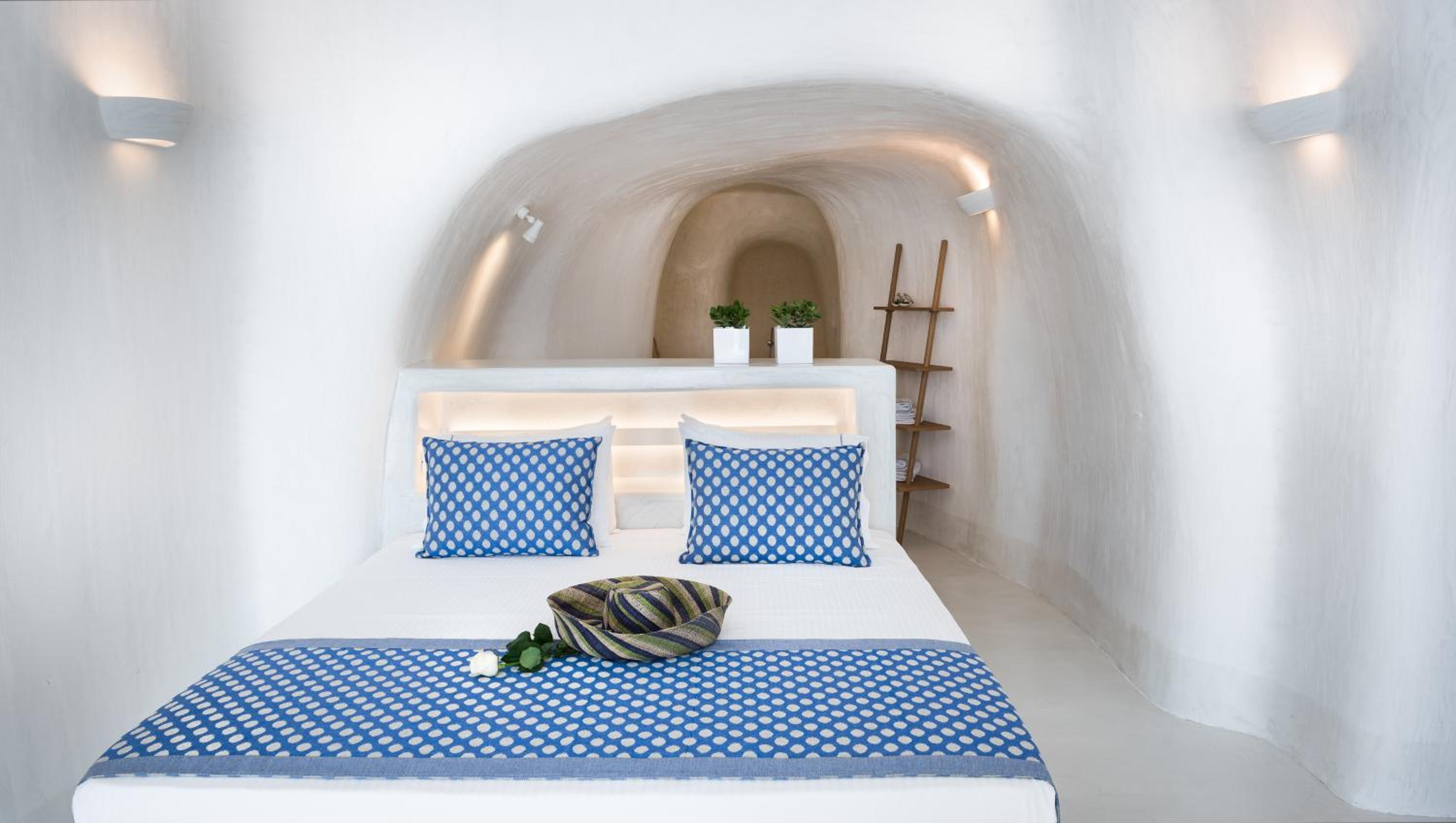 Oia Vacations - Maregio Suites - Property Image 117