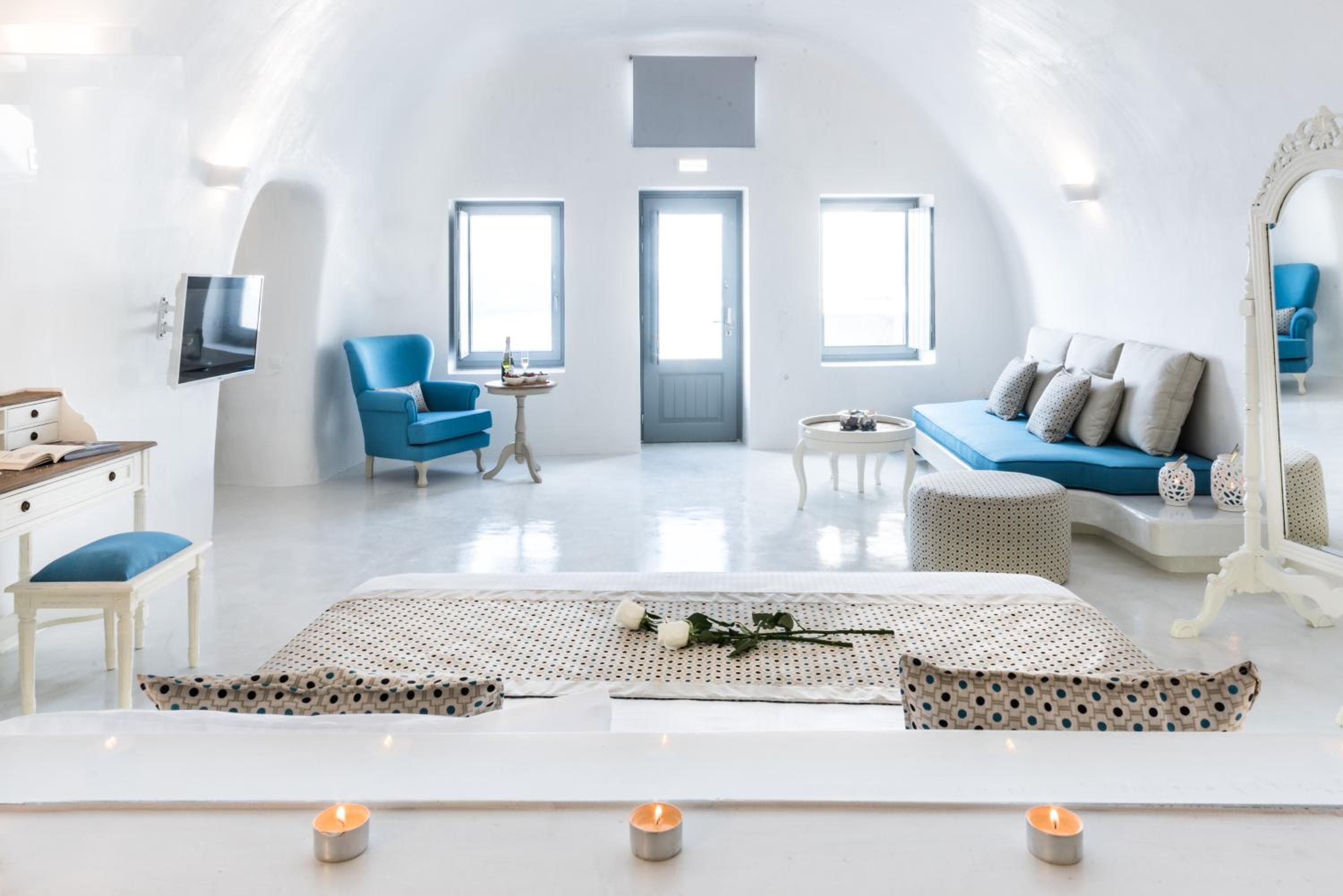 Oia Vacations - Maregio Suites - Property Image 28