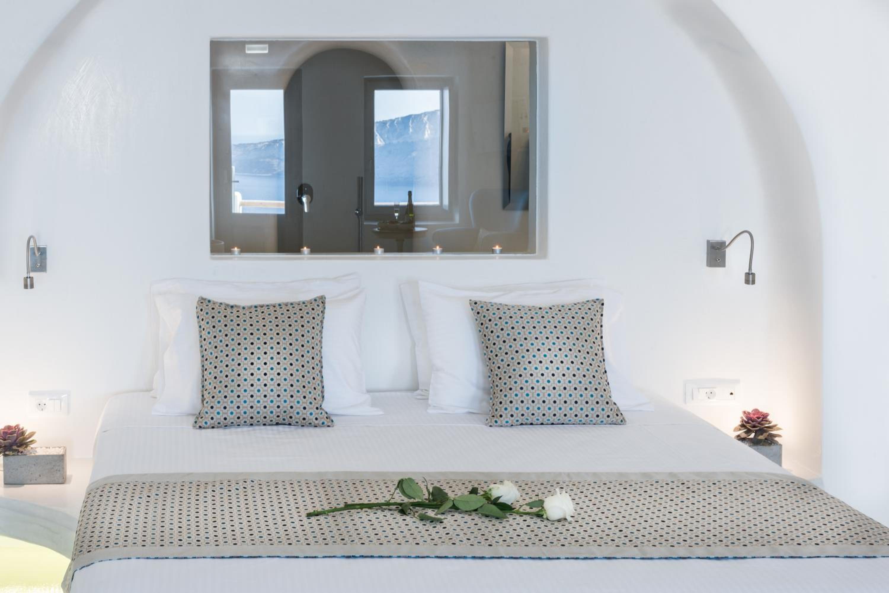 Oia Vacations - Maregio Suites - Property Image 31