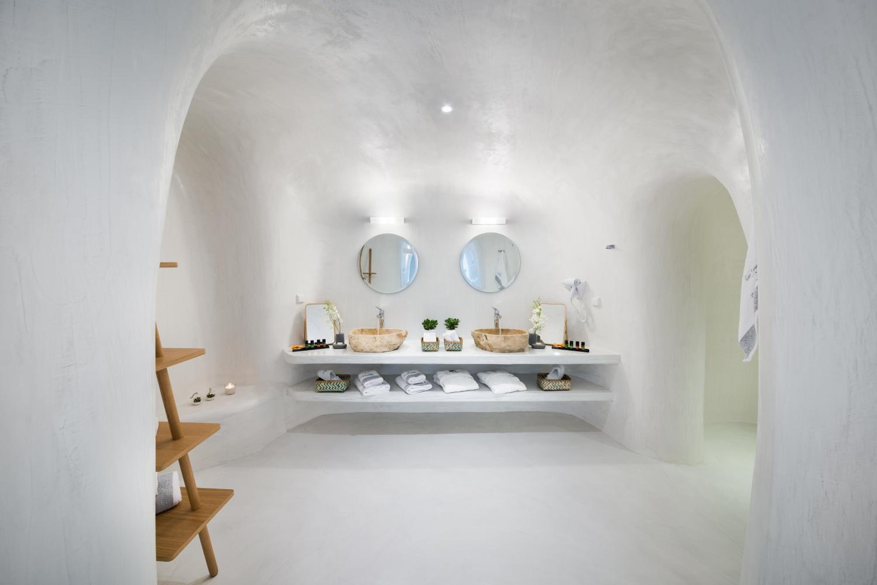 Oia Vacations - Maregio Suites - Property Image 47