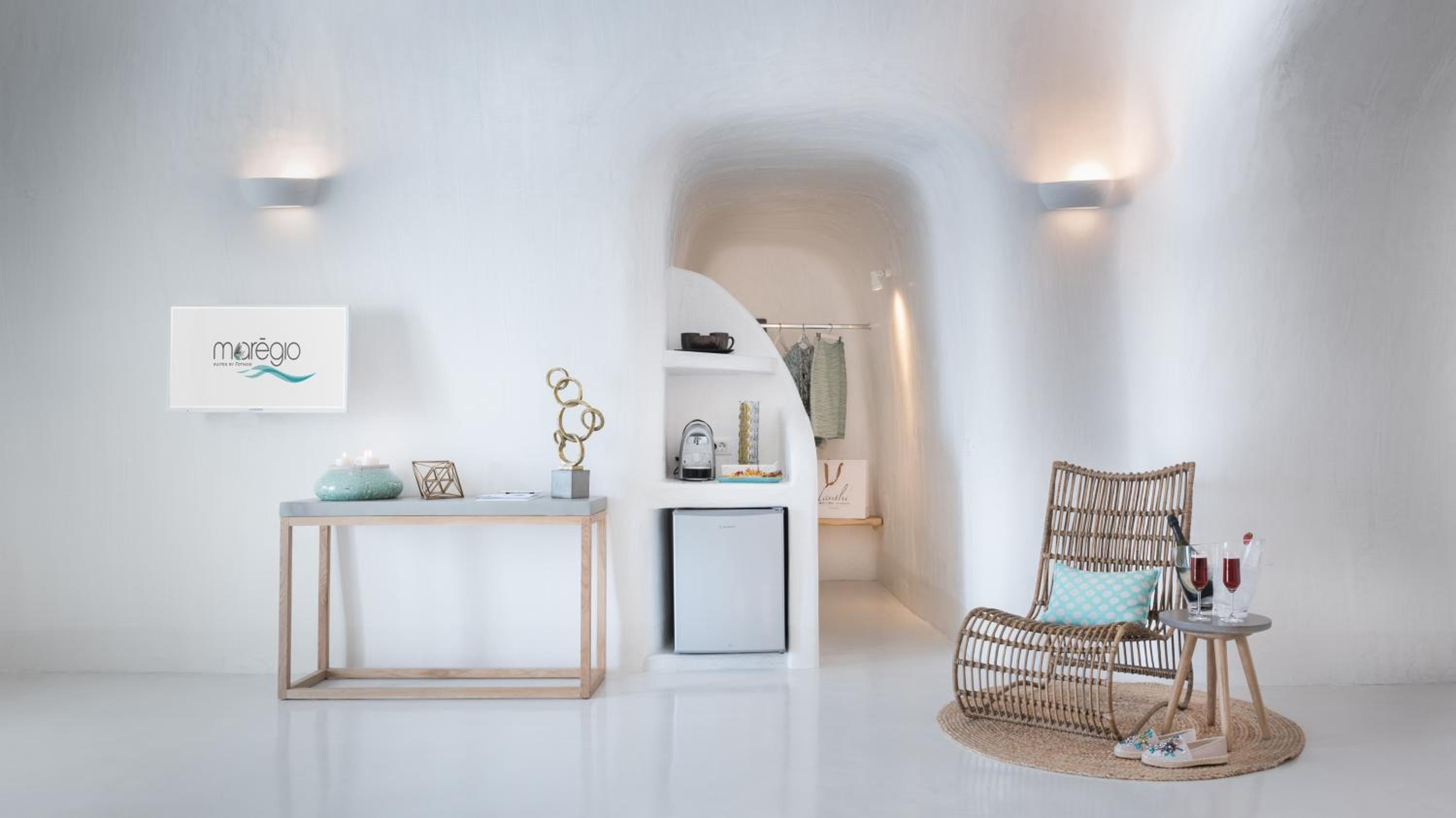 Oia Vacations - Maregio Suites - Property Image 136