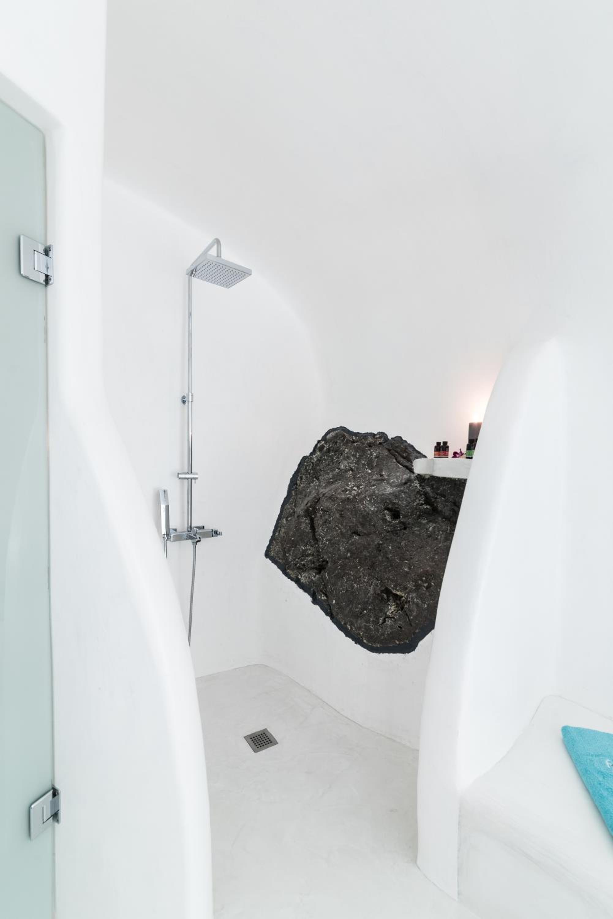 Oia Vacations - Maregio Suites - Property Image 49