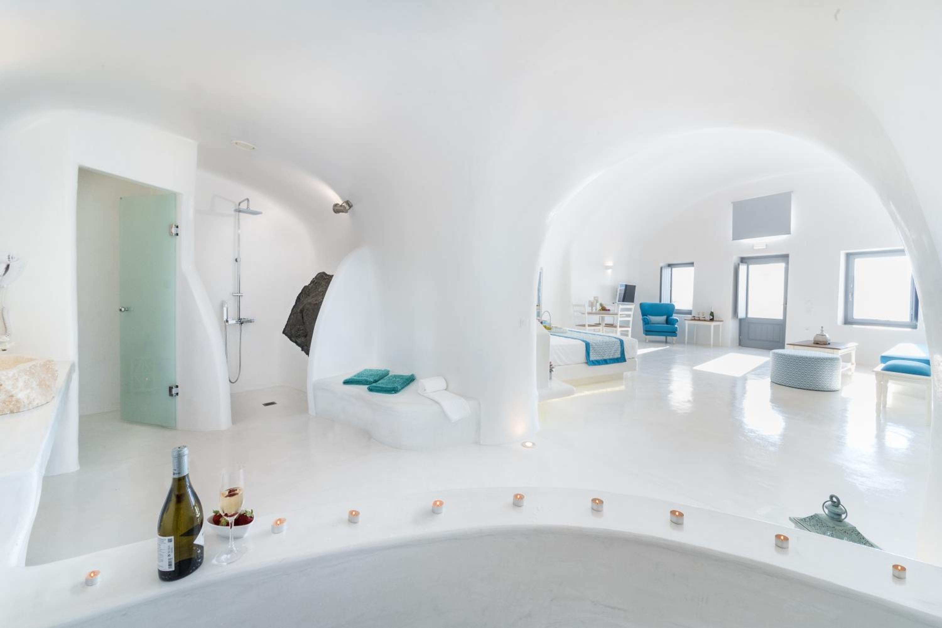 Oia Vacations - Maregio Suites - Property Image 60
