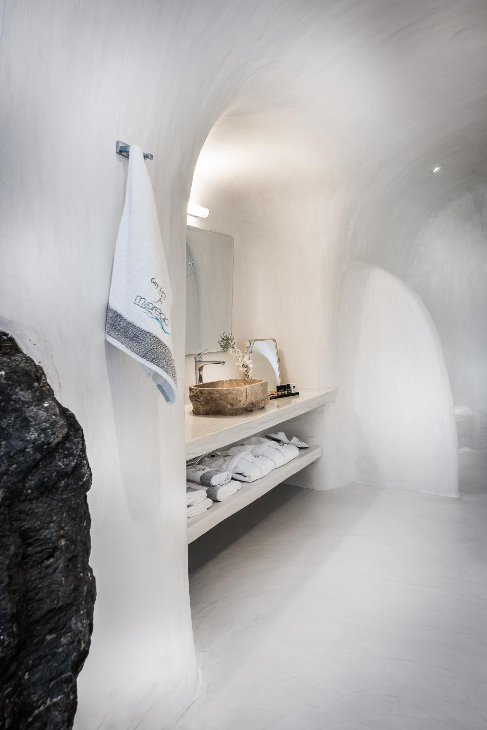 Oia Vacations - Maregio Suites - Property Image 158