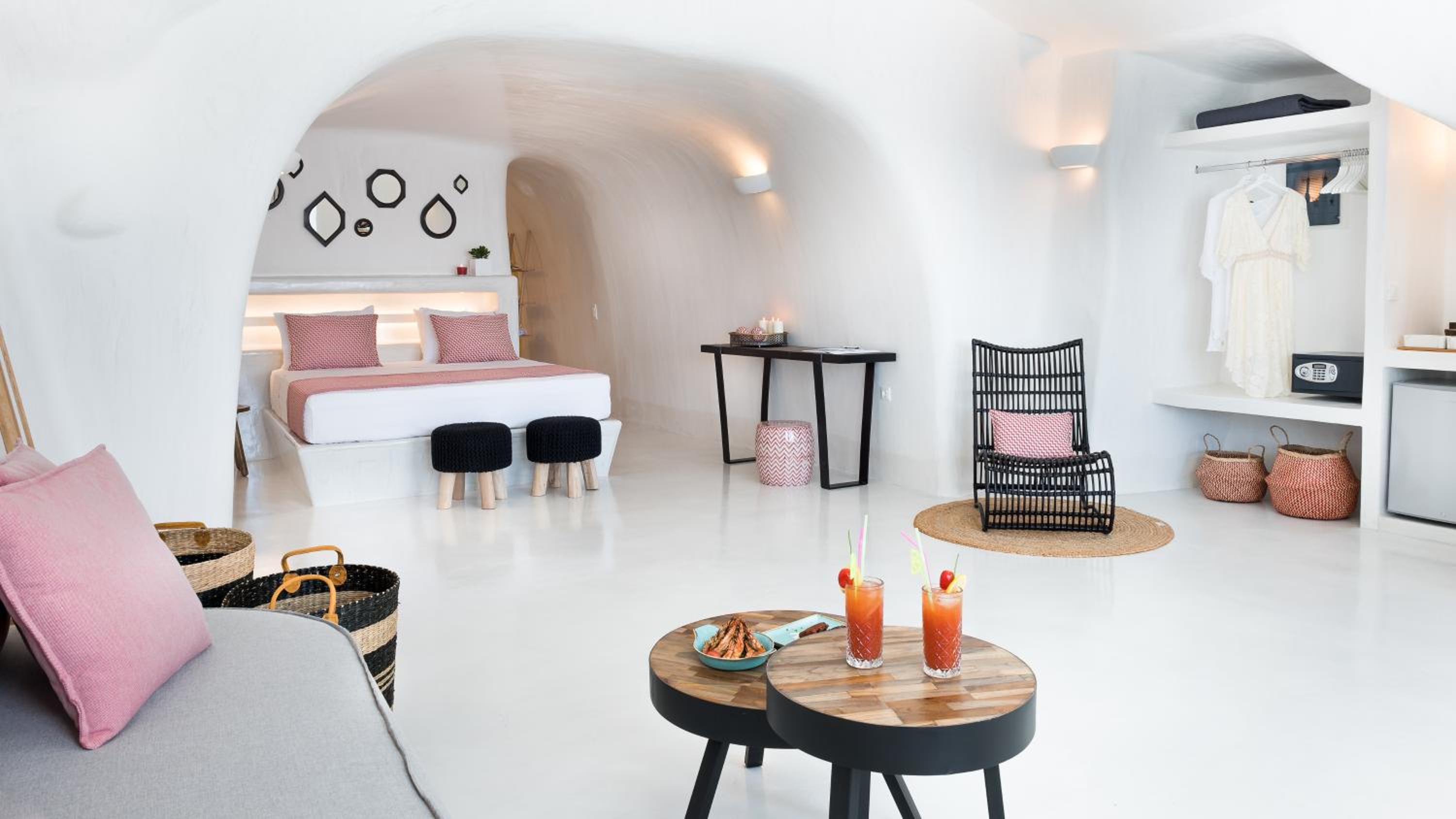 Oia Vacations - Maregio Suites - Property Image 71