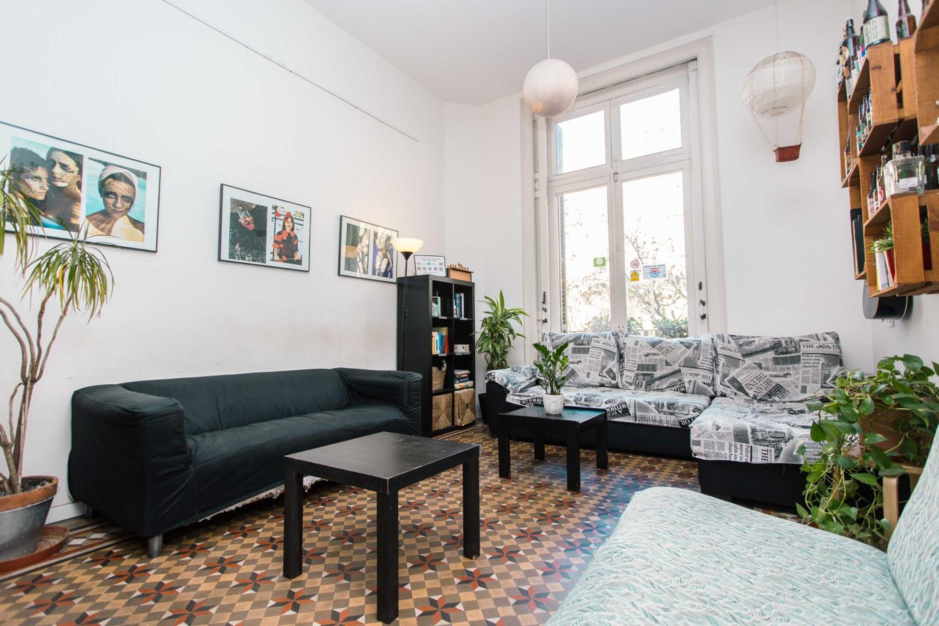 360 Hostel Borne