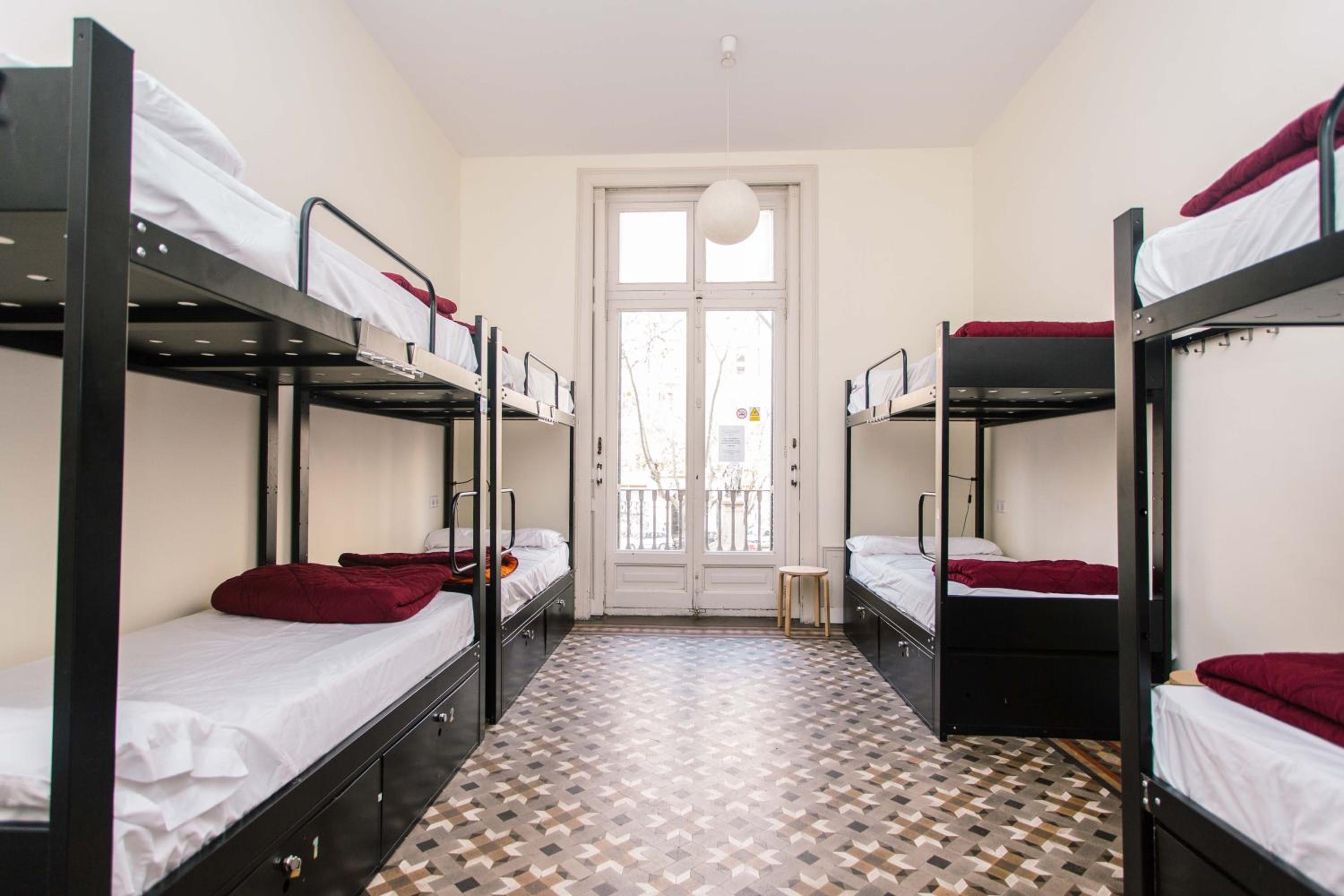 360 Hostel Borne