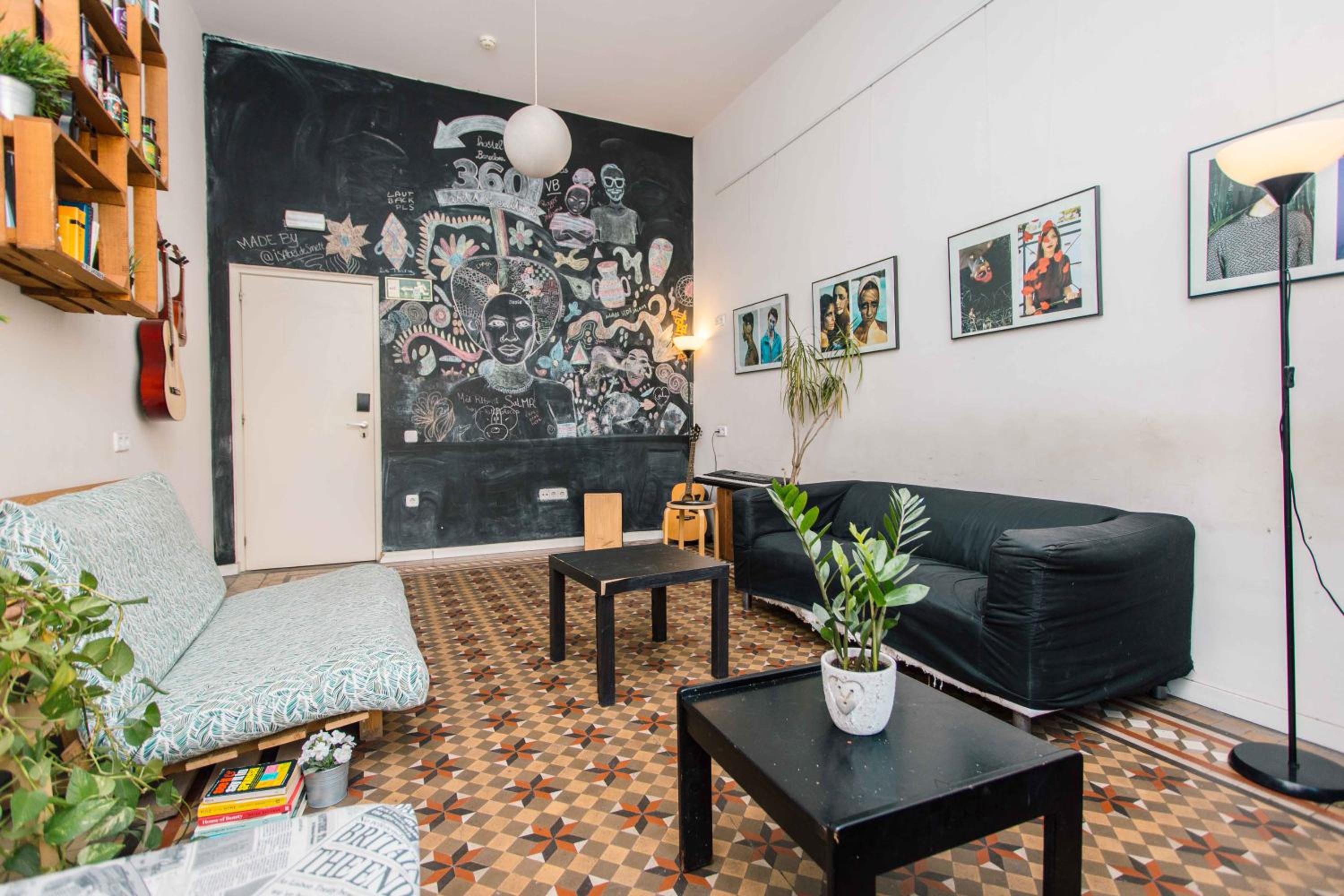 360 Hostel Borne