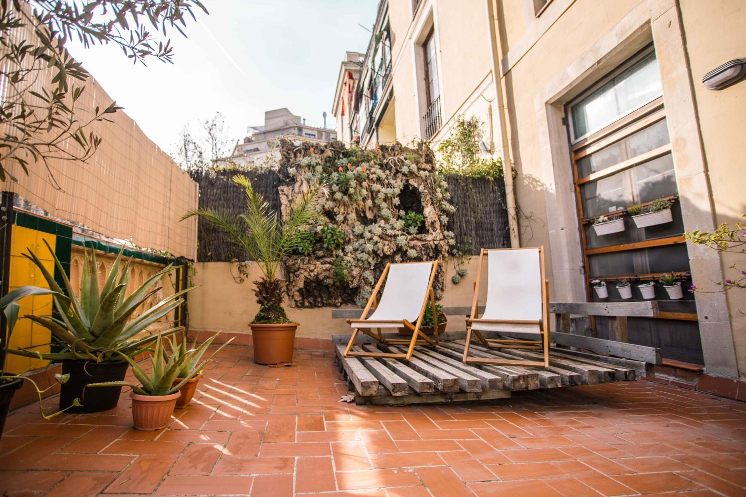 360 Hostel Borne