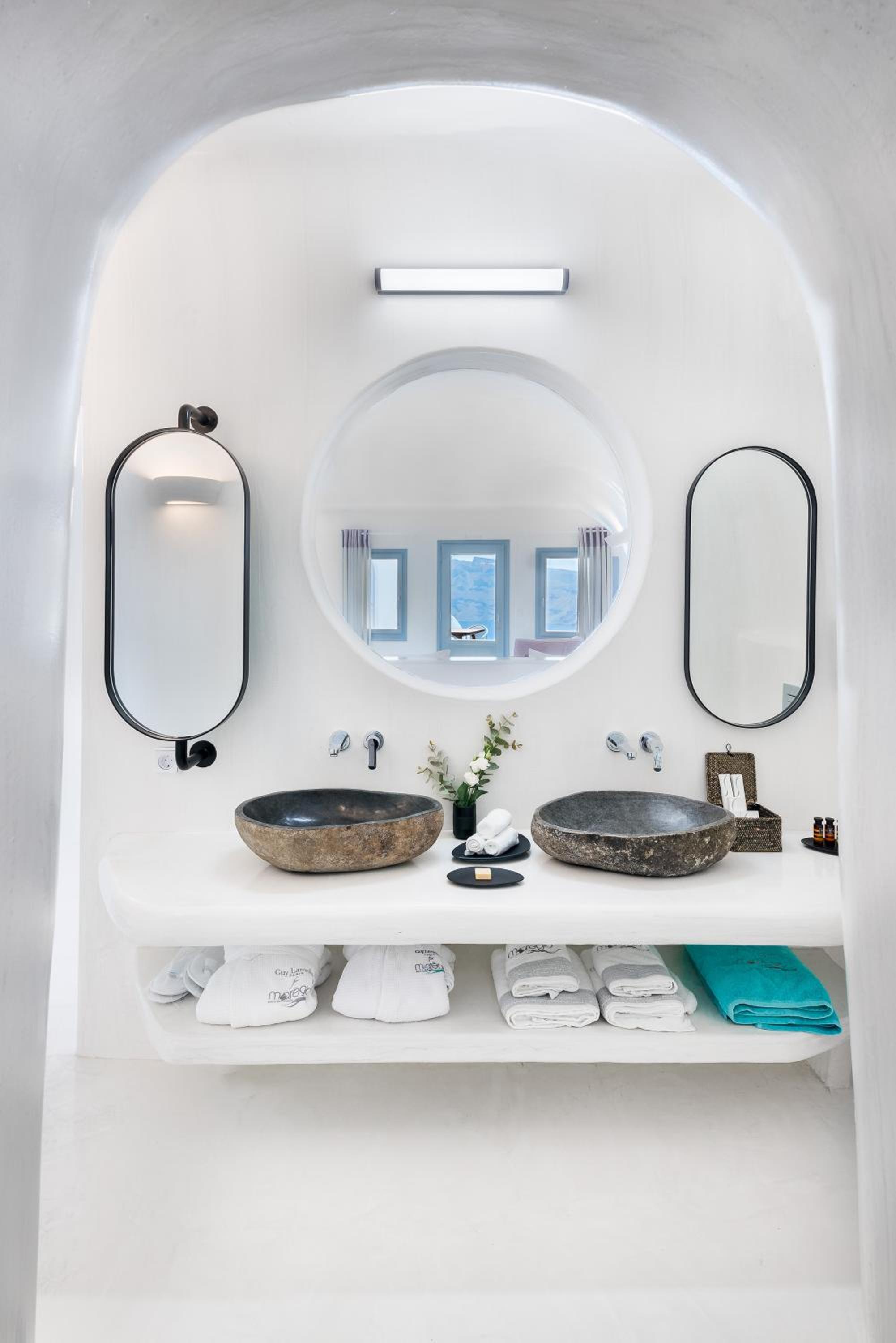 Oia Vacations - Maregio Suites - Property Image 97