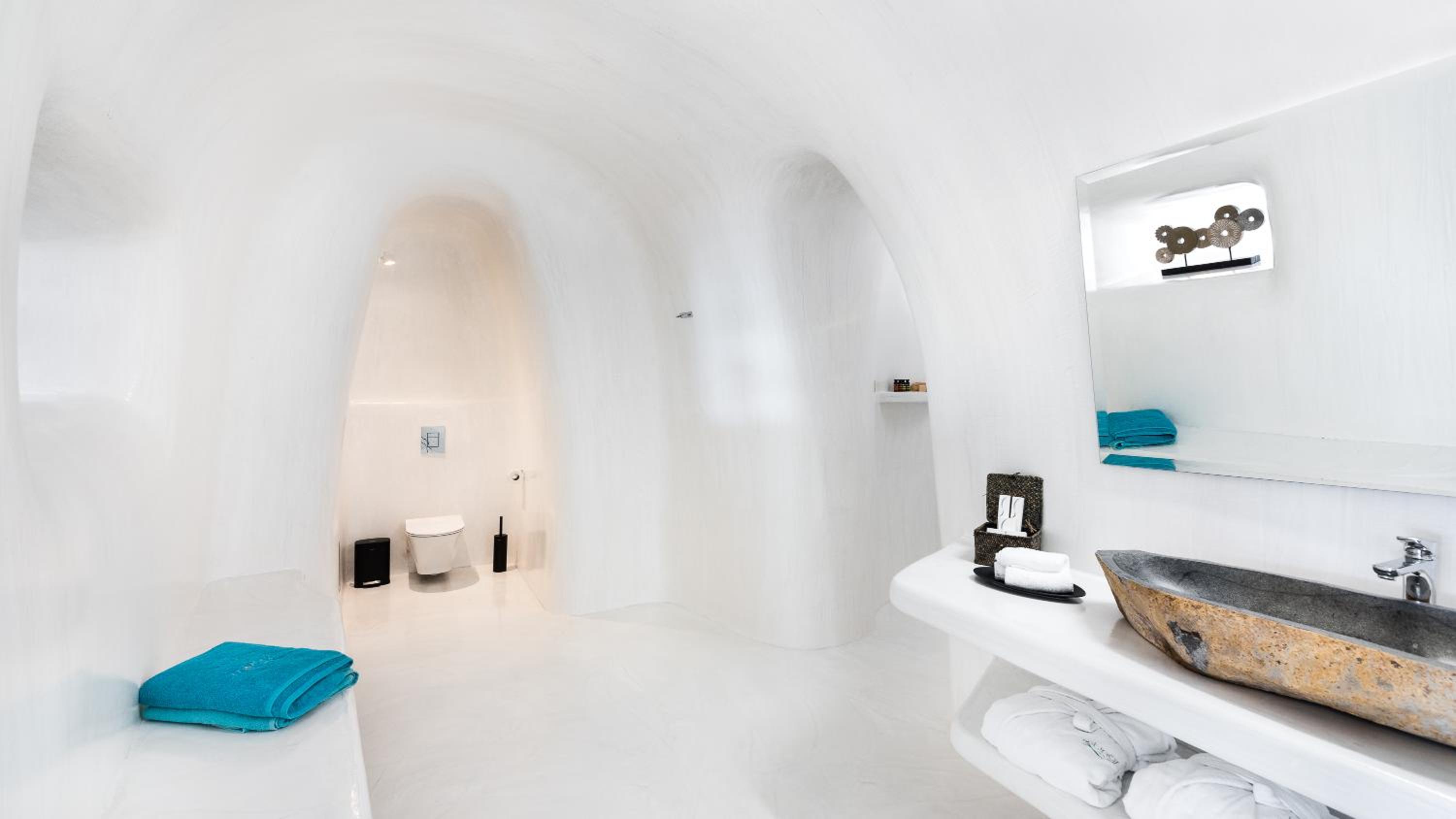 Oia Vacations - Maregio Suites - Property Image 172