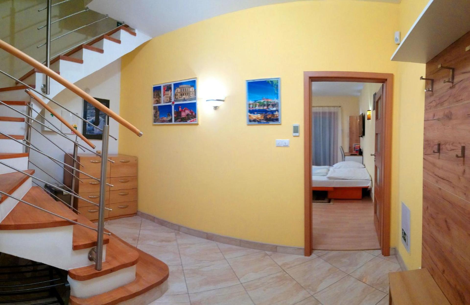 Lovely apartment, Garden, Parking, Wifi, Netflix