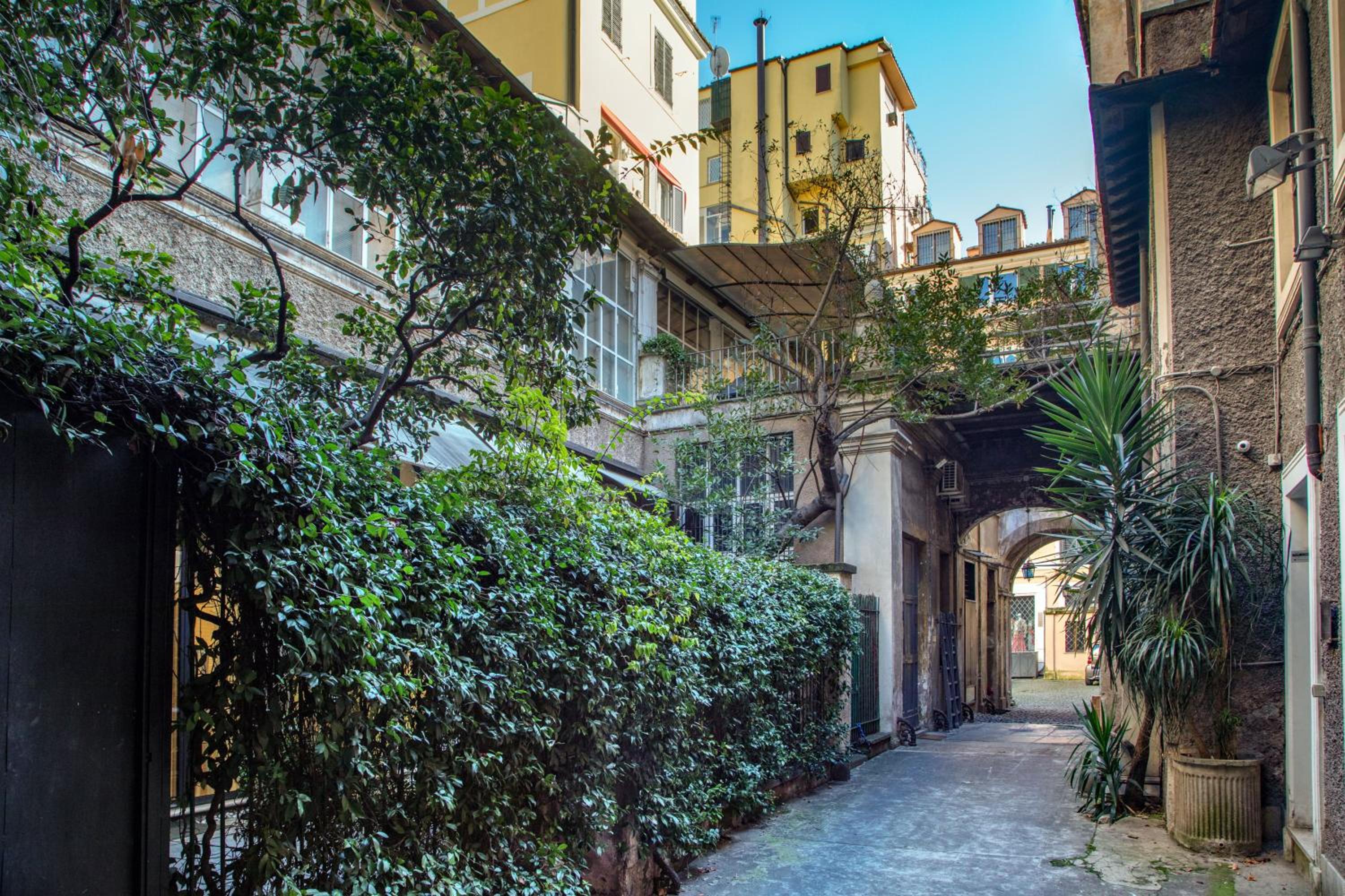 Spanish Steps Victoria Apartment