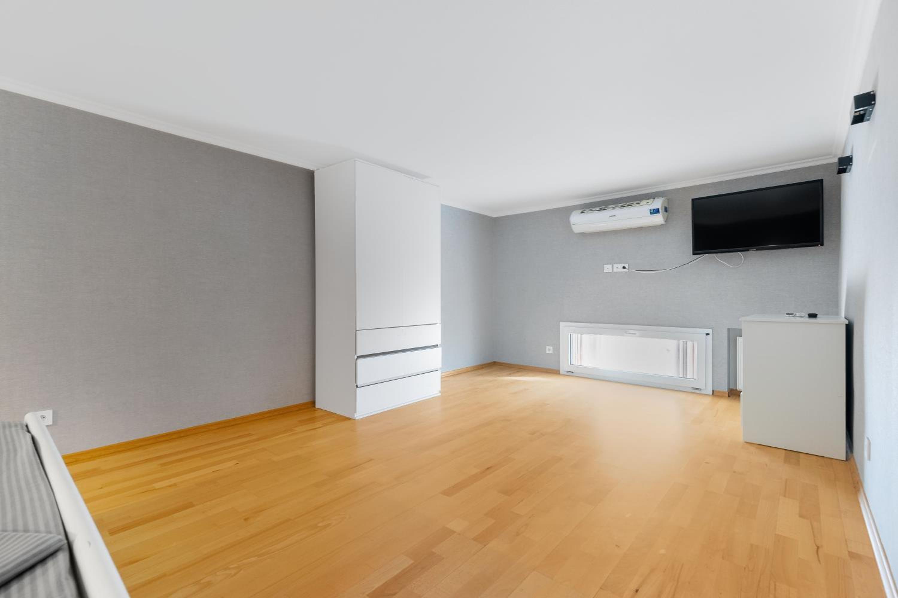 18 Deribasivska Street Jacuzzi Apartment