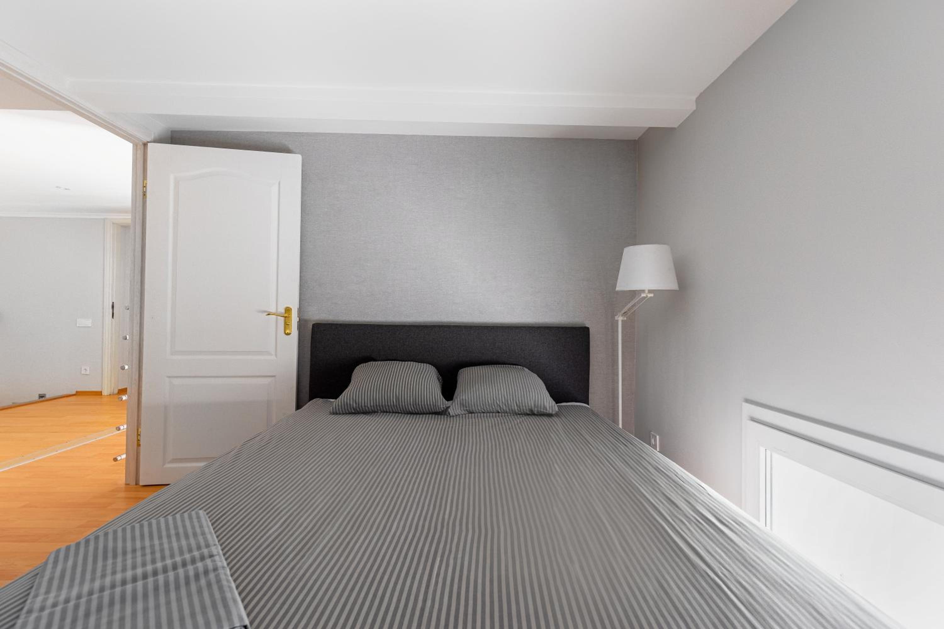 18 Deribasivska Street Jacuzzi Apartment
