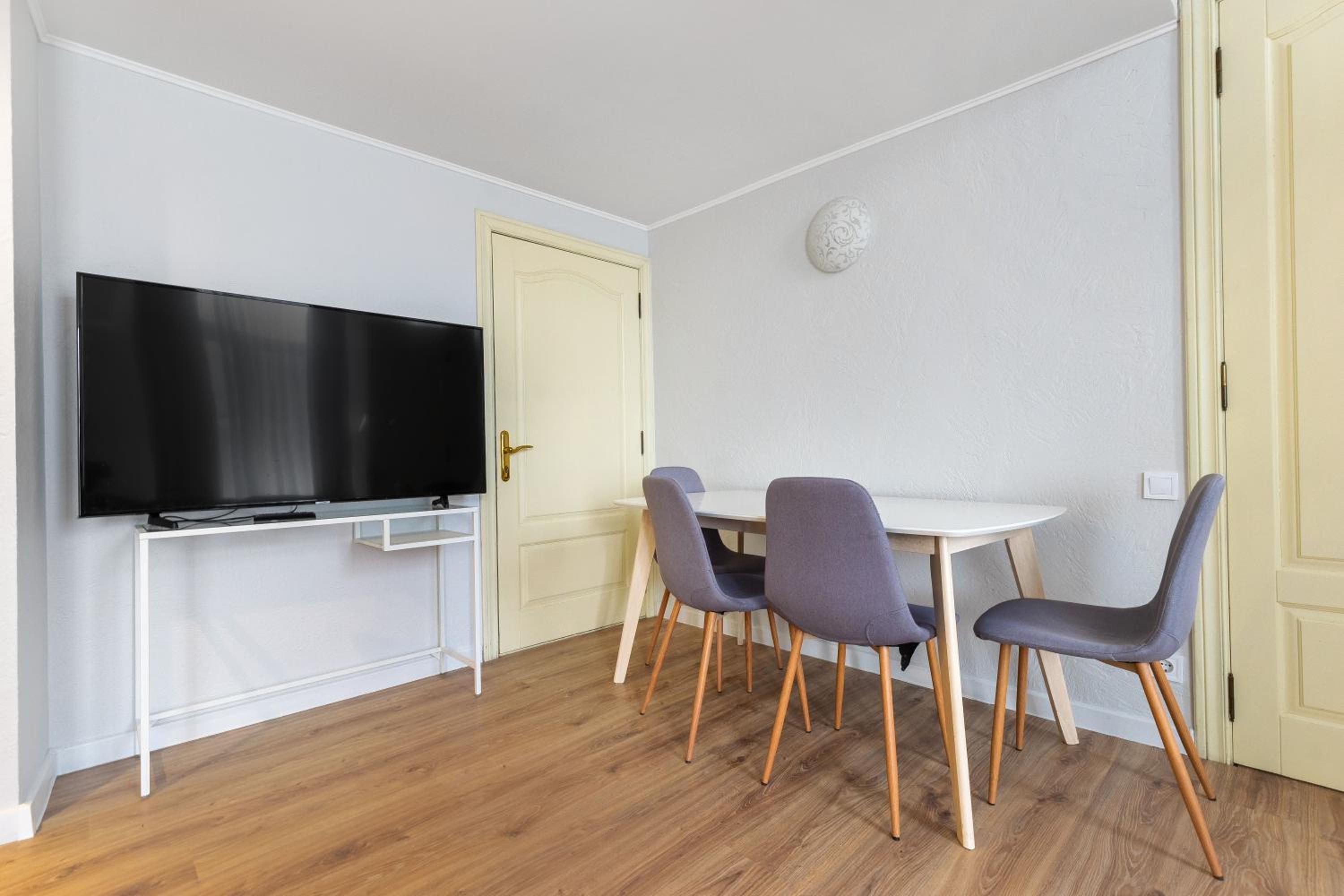 18 Deribasivska Street Jacuzzi Apartment