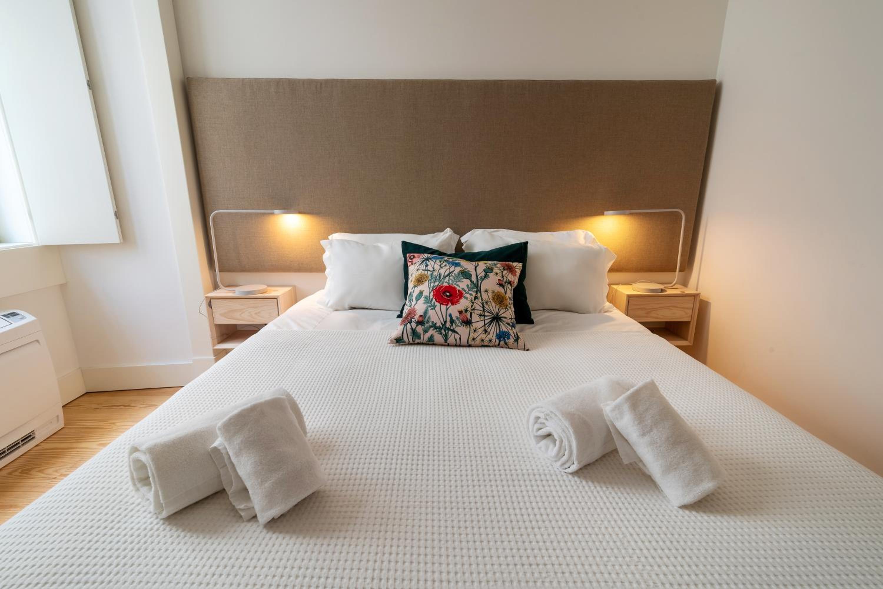Modern 1BDR in Downtown Lisbon by LovelyStay view 3