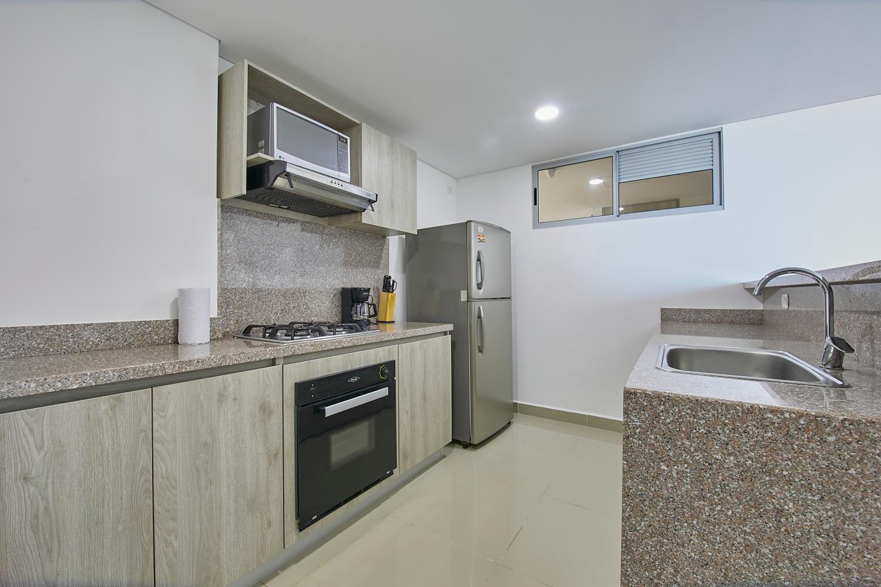 Artsy Oceanview Condo W Incredible Rooftop Pool By Huespedia view 2
