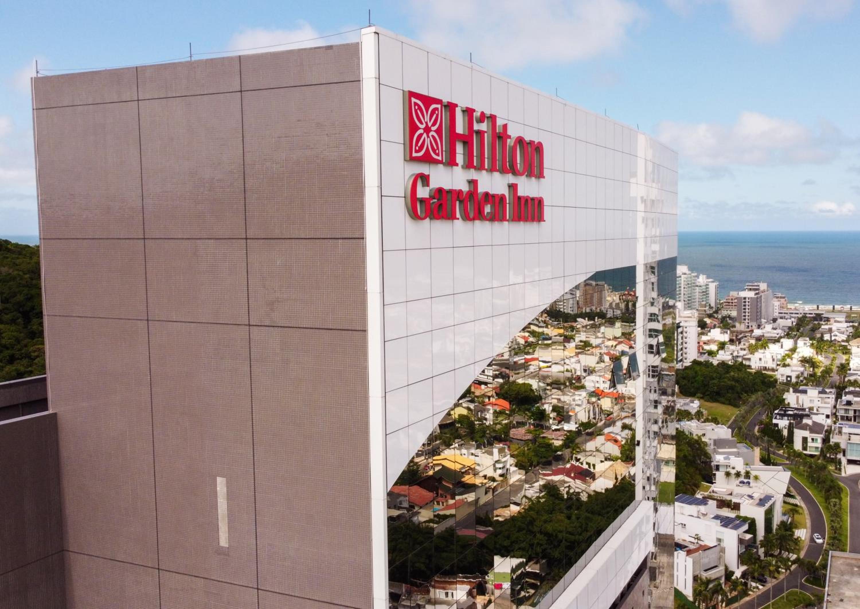 Hotel Hilton Garden Inn Praia Brava - Image 1