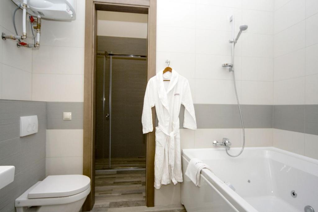 Summit Apartments