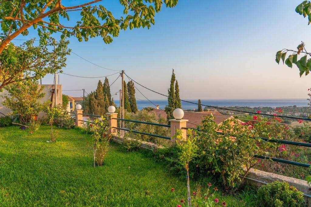 Dimitris Luxury Apartment photo 2