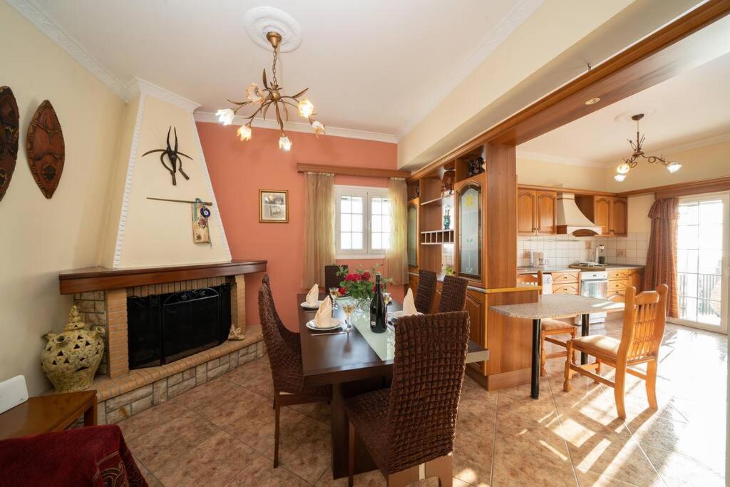 Dimitris Luxury Apartment photo 3