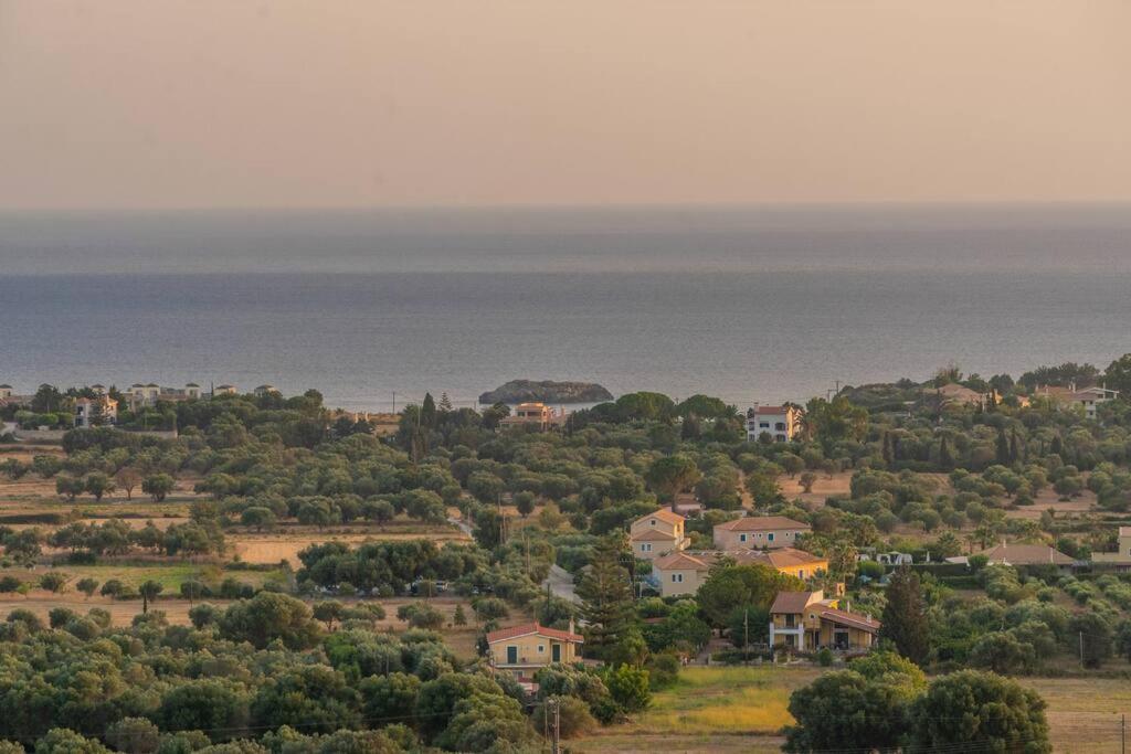 Dimitris Luxury Apartment photo 4