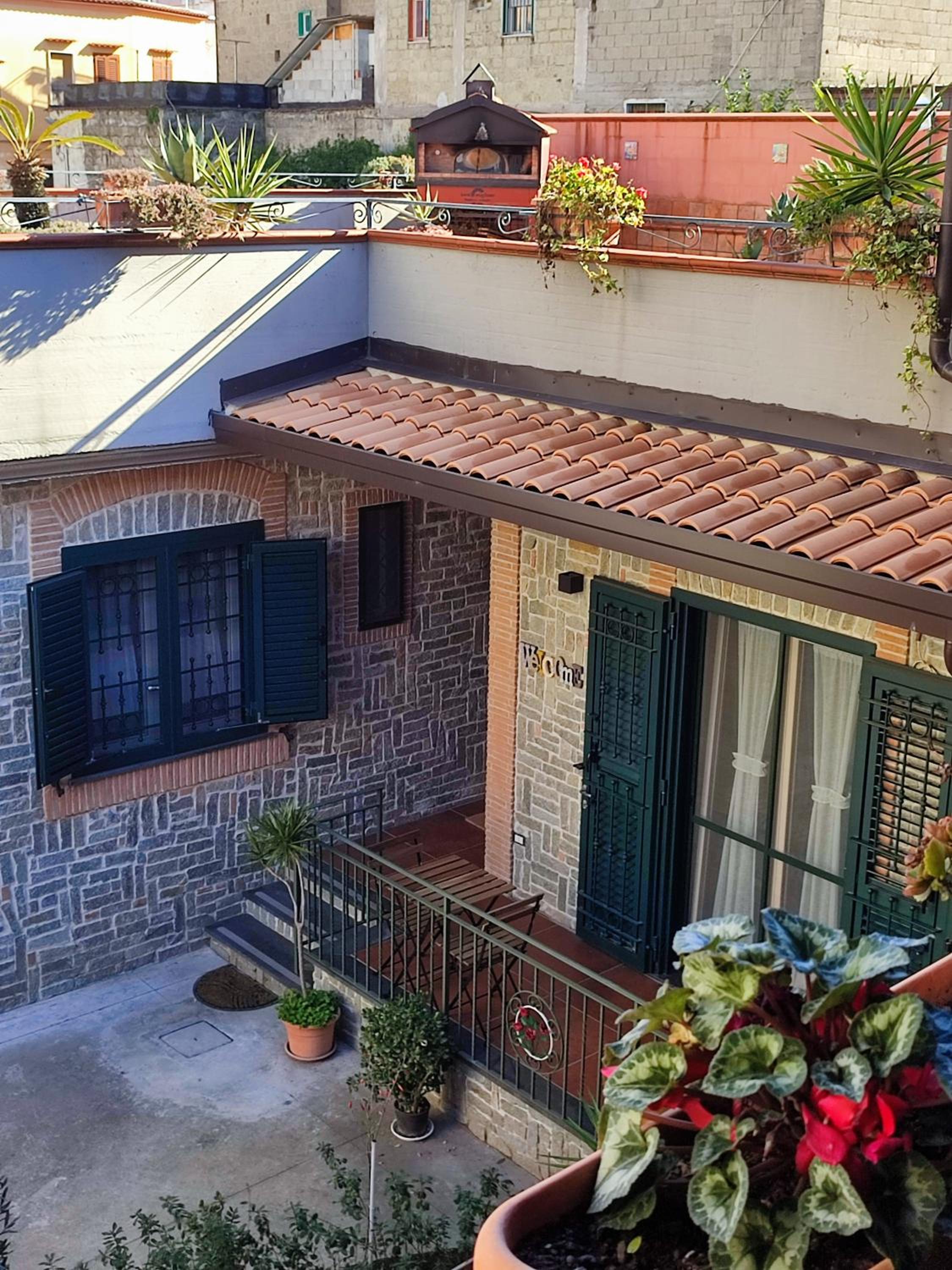 Midway House Italy photo 2