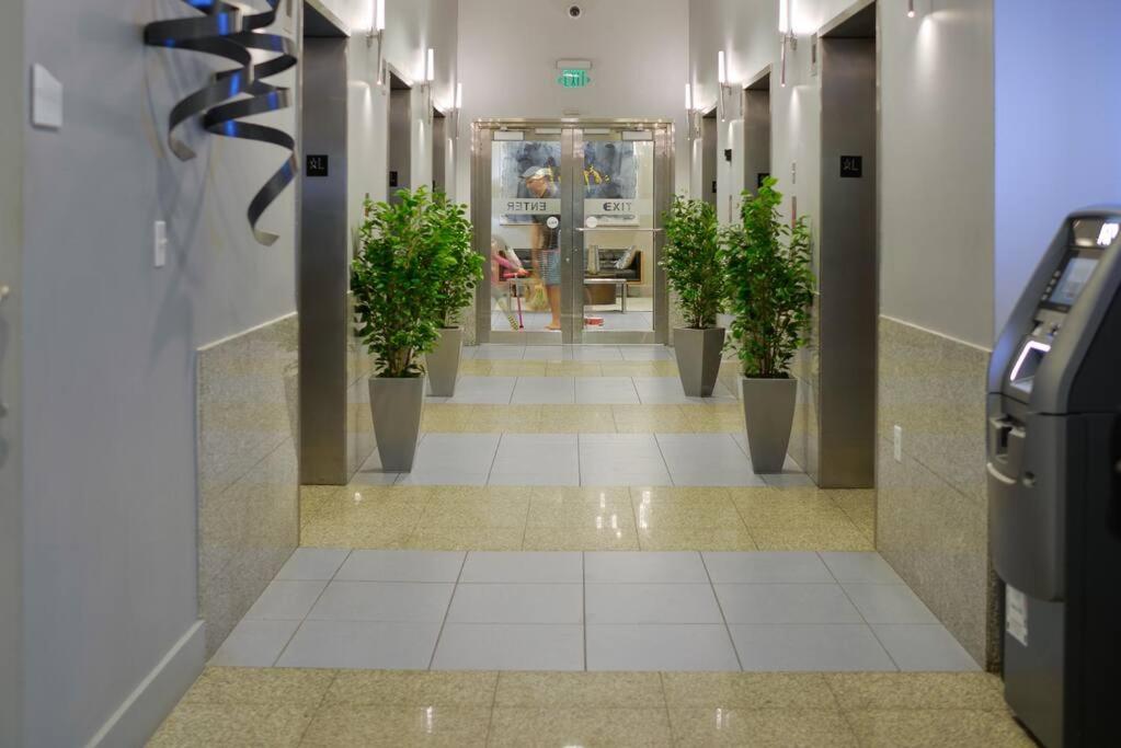 Exquisite 3Bedrooms W Top Amenities Free Parking