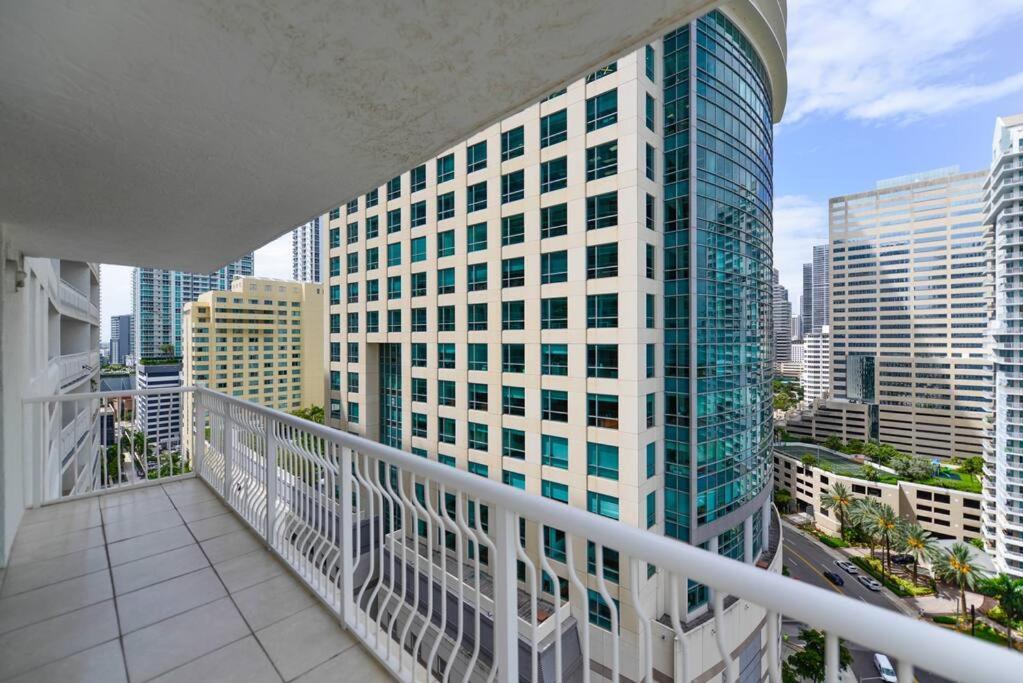 Exquisite 3Bedrooms W Top Amenities Free Parking