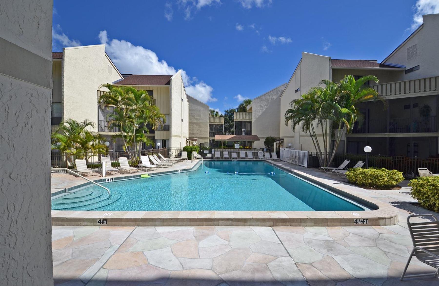 NEW Updated Siesta Key Vacation Rental with Heated Pool Access - Property Image 12