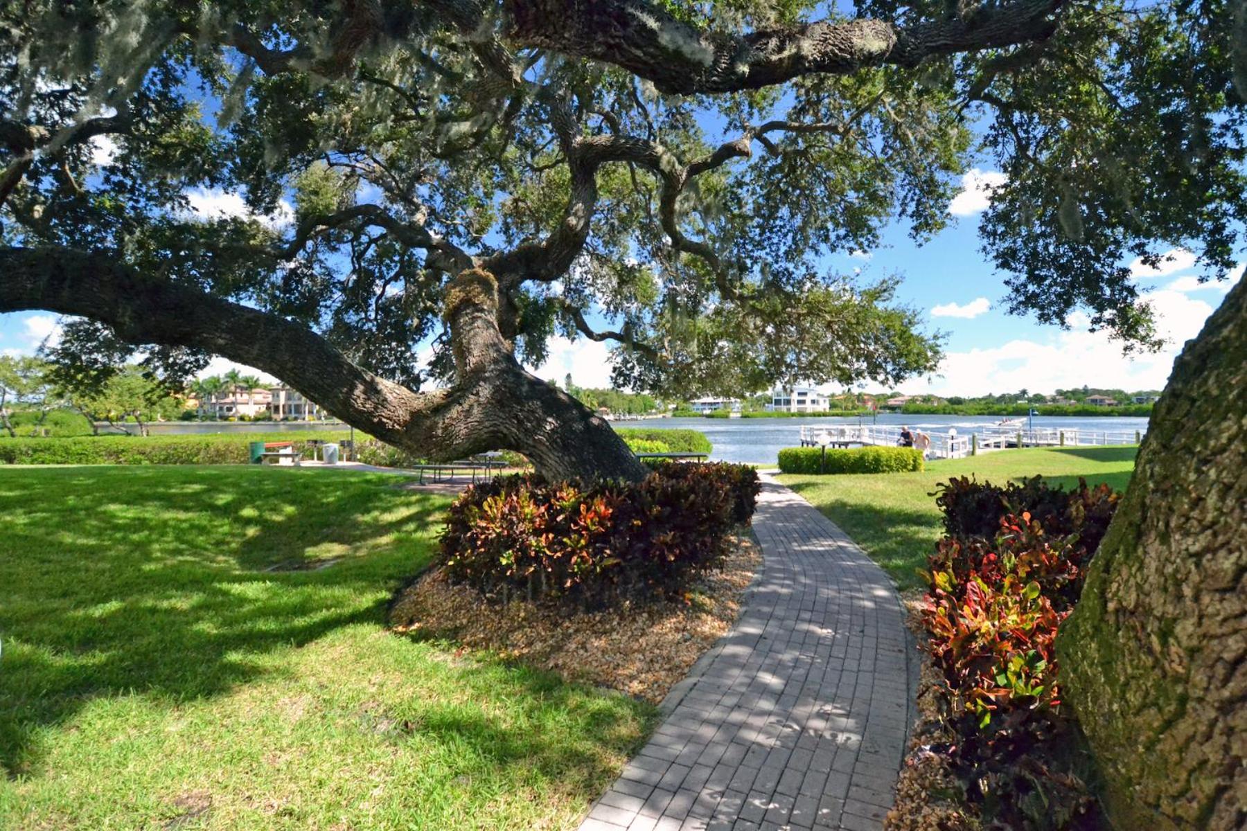 NEW Updated Siesta Key Vacation Rental with Heated Pool Access - Property Image 19