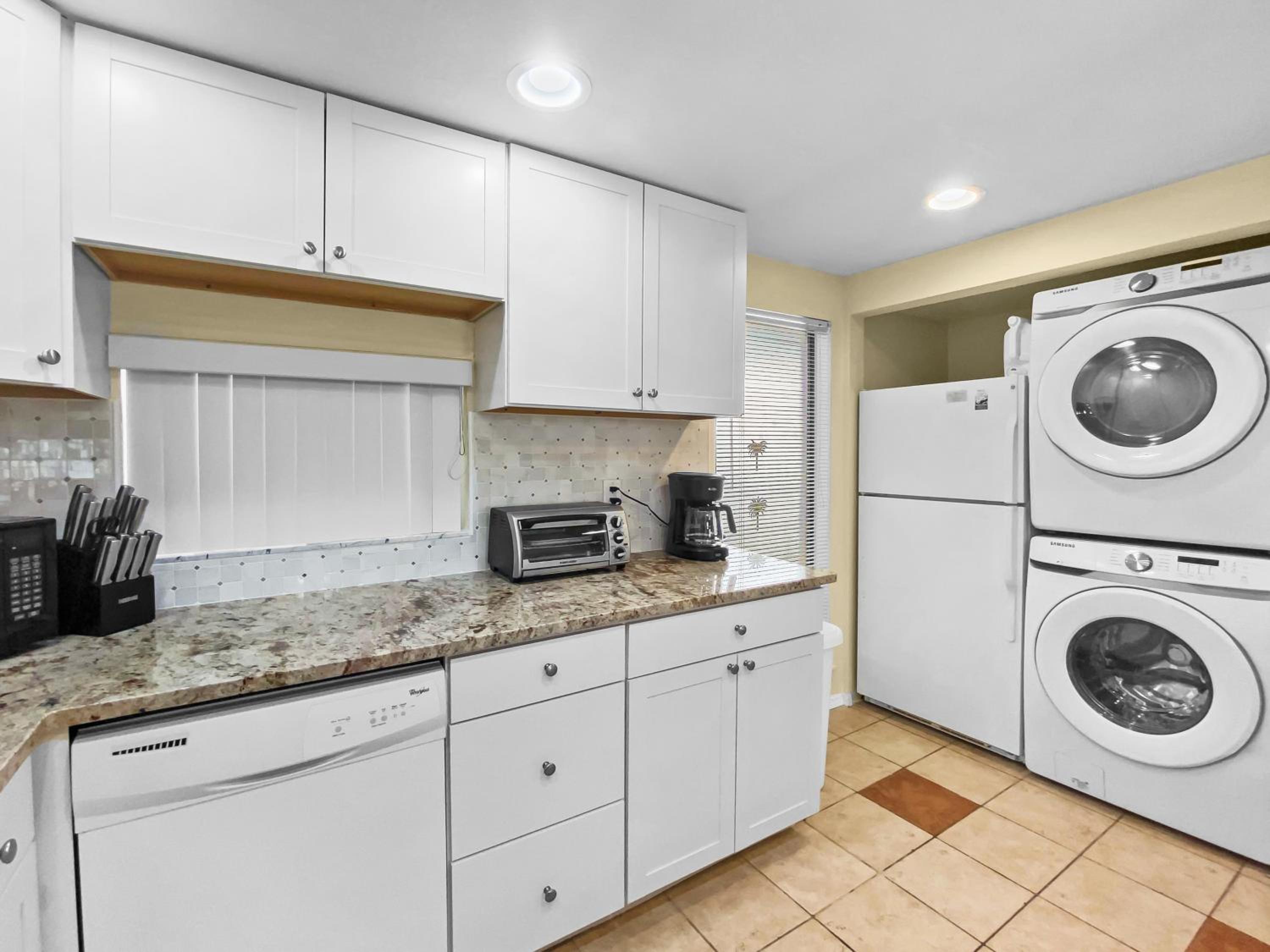 NEW Updated Siesta Key Vacation Rental with Heated Pool Access - Property Image 2