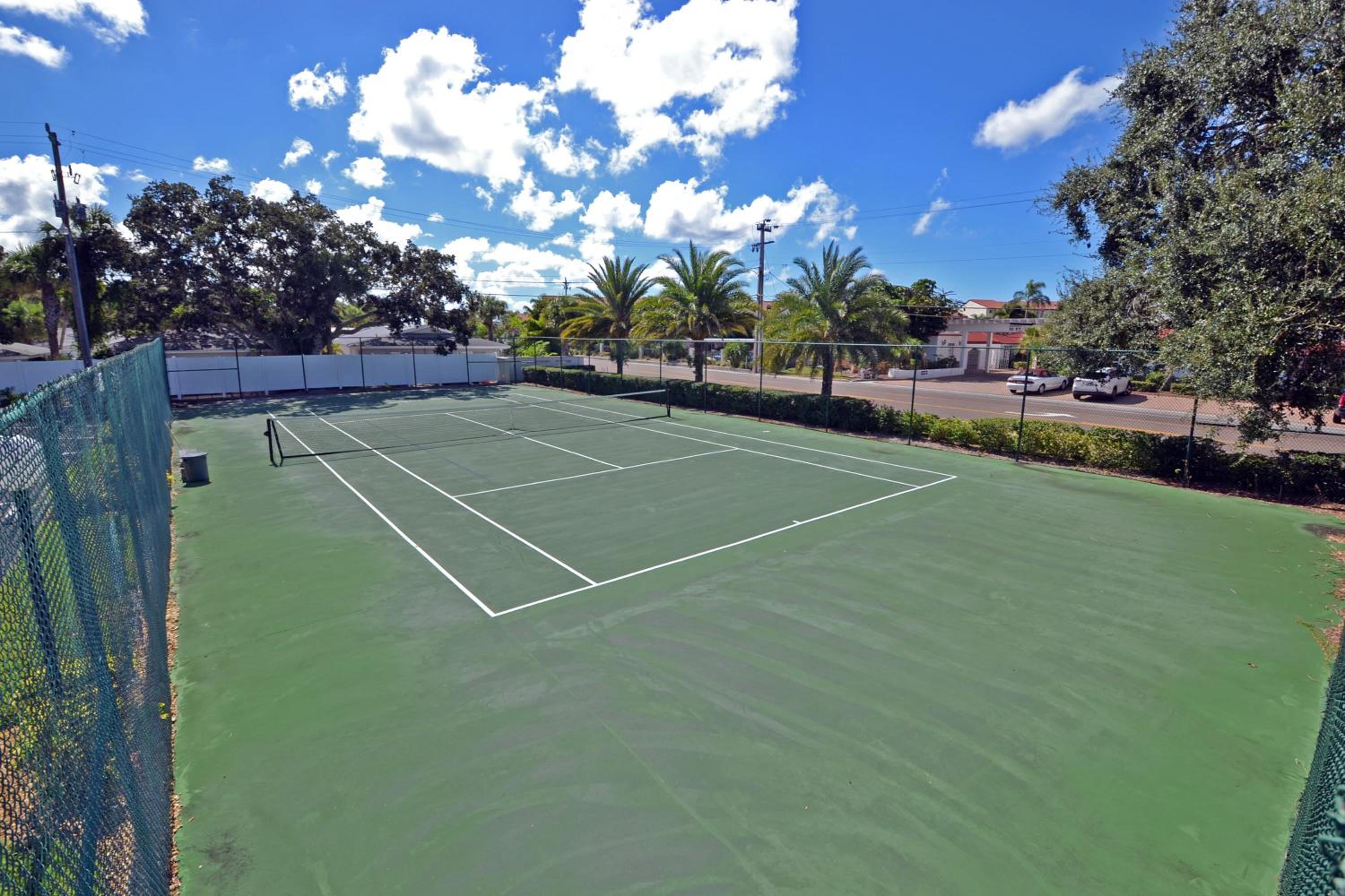 NEW Updated Siesta Key Vacation Rental with Heated Pool Access - Property Image 5