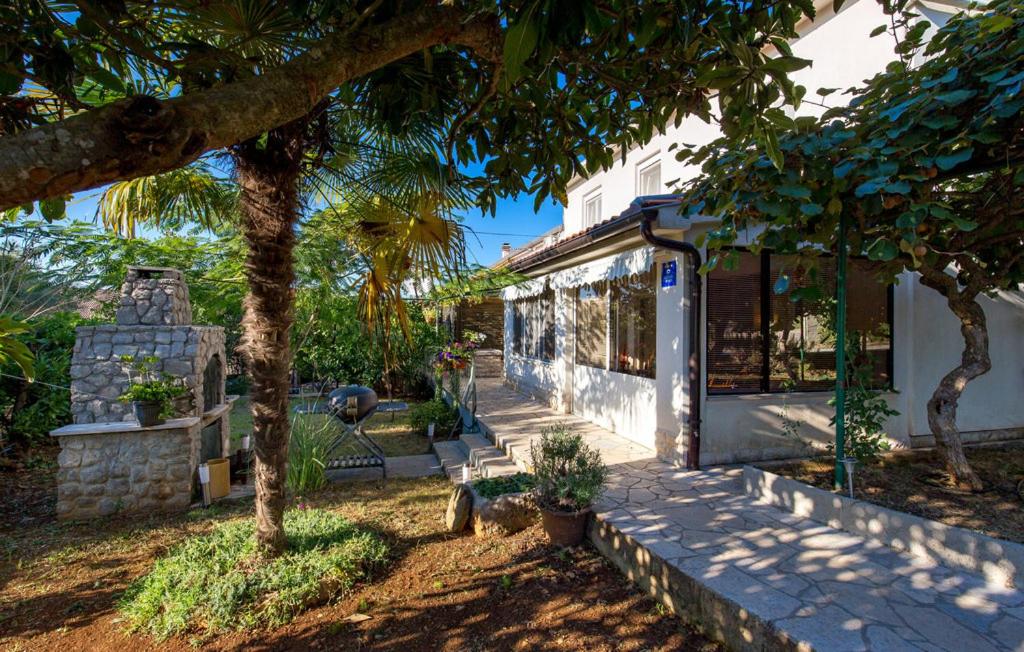 House Noa view 2