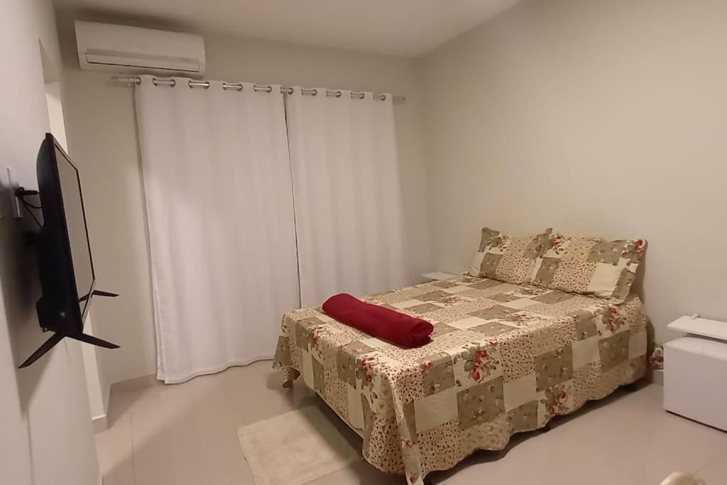 Casa COMPLETA-ÓTIMO WIFI-Espaço PET-TV Ilimitada-03 carros-Até10 pessoas