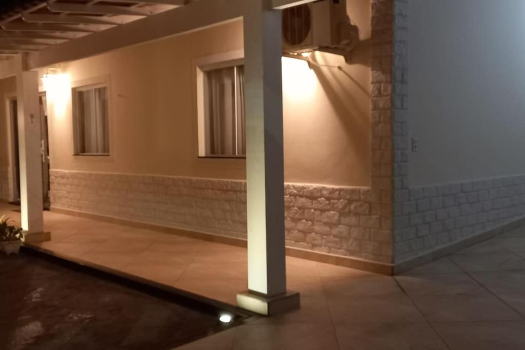 Casa COMPLETA-ÓTIMO WIFI-Espaço PET-TV Ilimitada-03 carros-Até10 pessoas