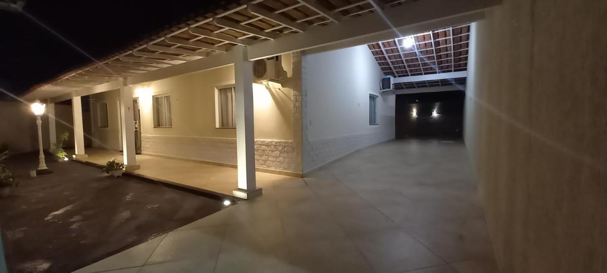 Casa COMPLETA-ÓTIMO WIFI-Espaço PET-TV Ilimitada-03 carros-Até10 pessoas