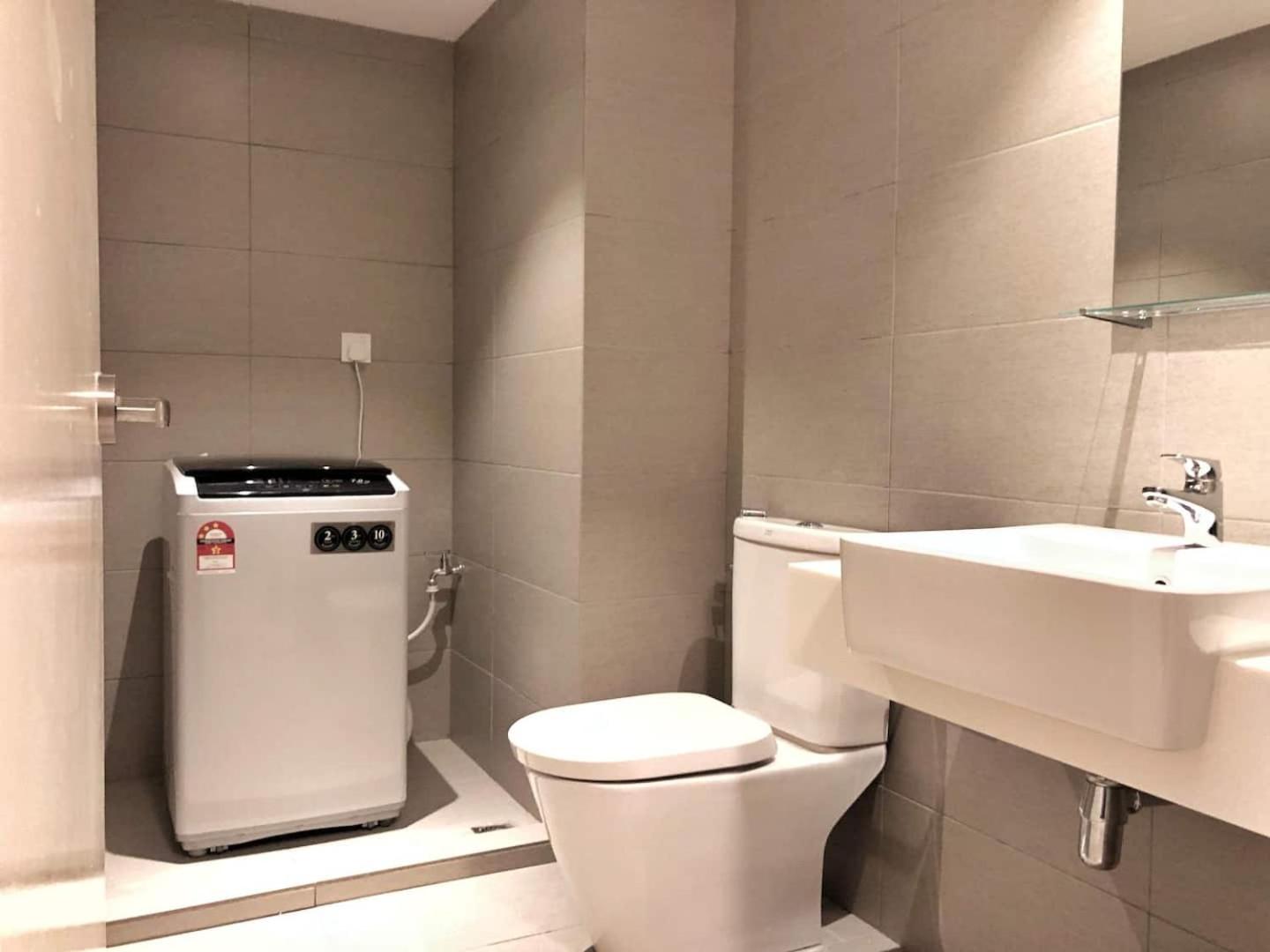 Modern Industrial Duplex Loft- Ekocheras-MRT 3pax